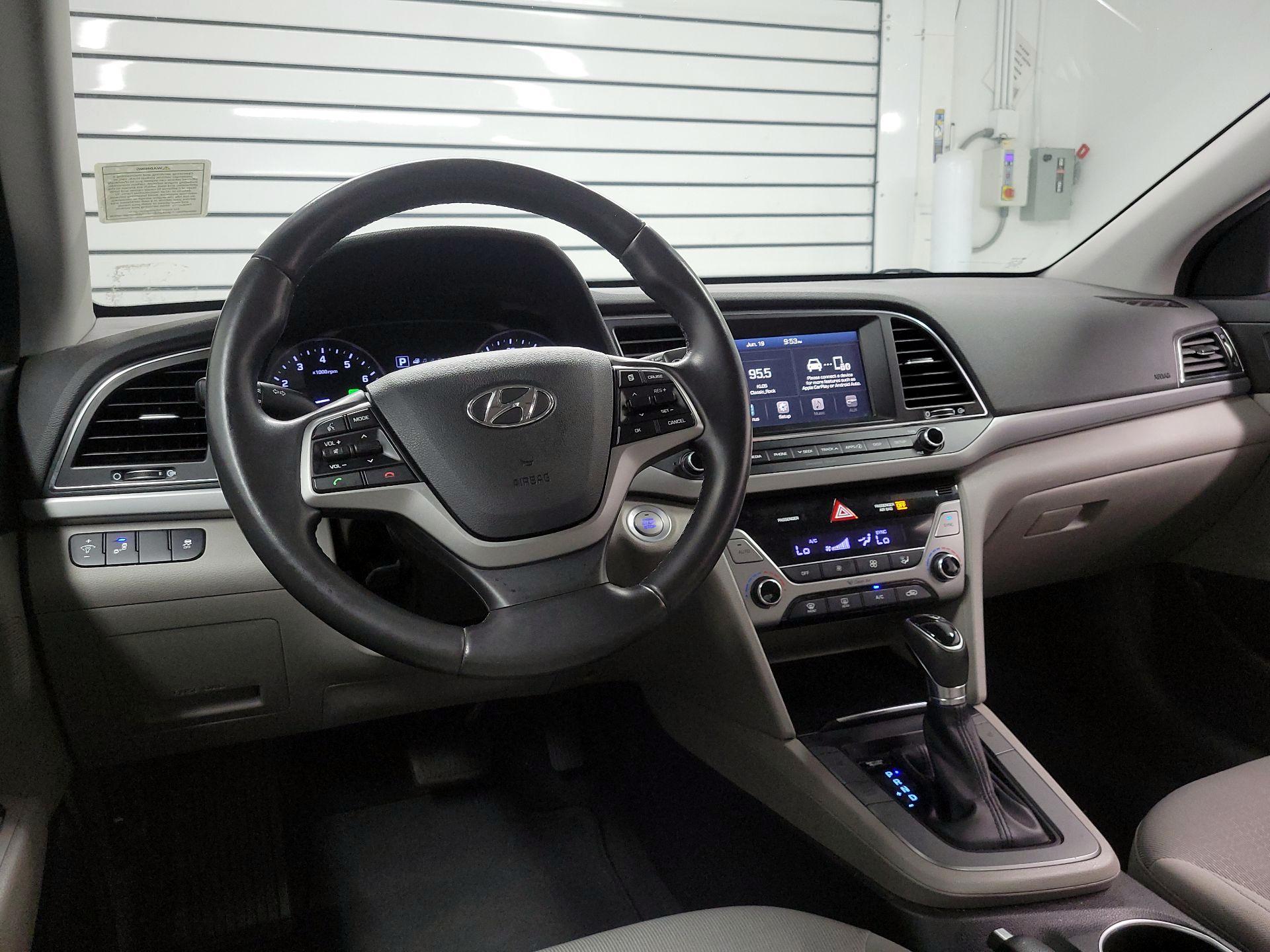 Thumbnail: 2017 Hyundai Elantra - 9