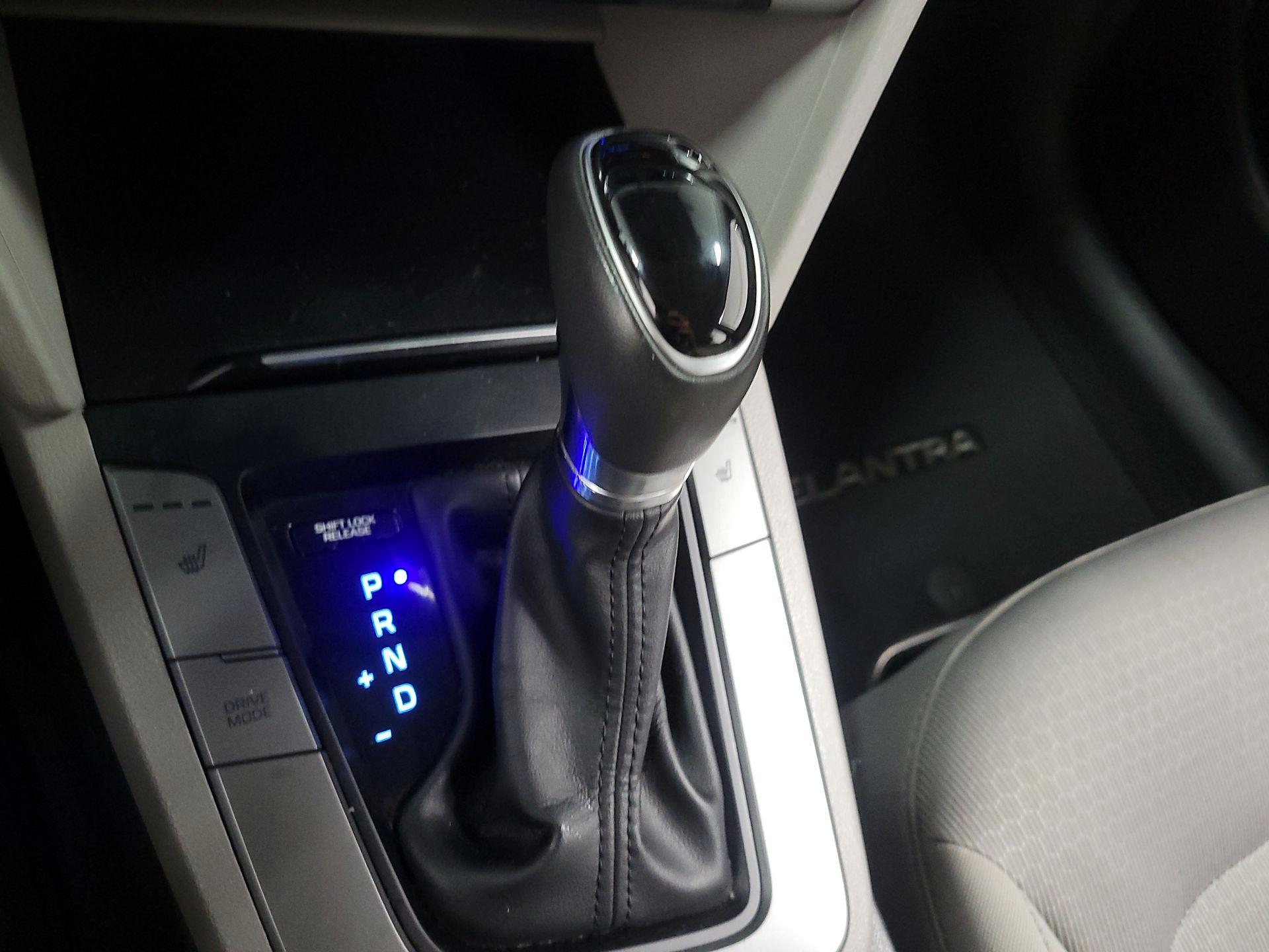 Thumbnail: 2017 Hyundai Elantra - 15