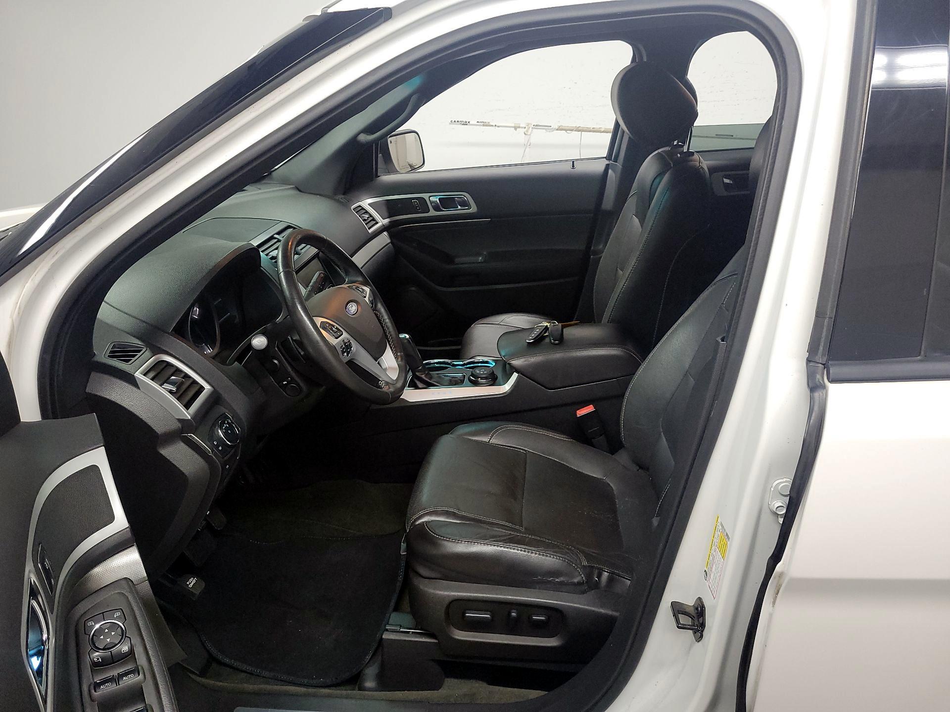 Thumbnail: 2014 Ford Explorer - 11
