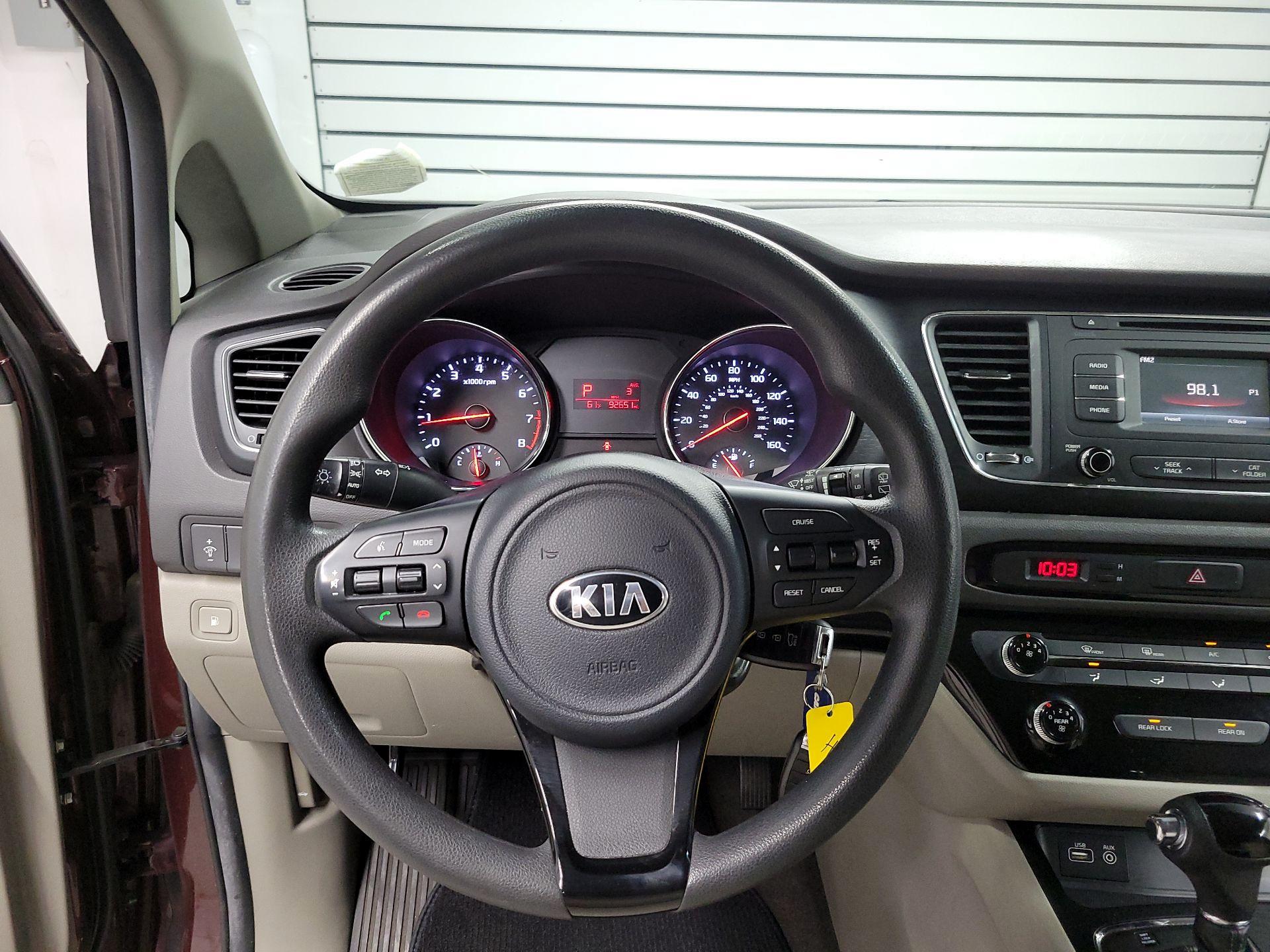 Thumbnail: 2016 Kia Sedona - 10