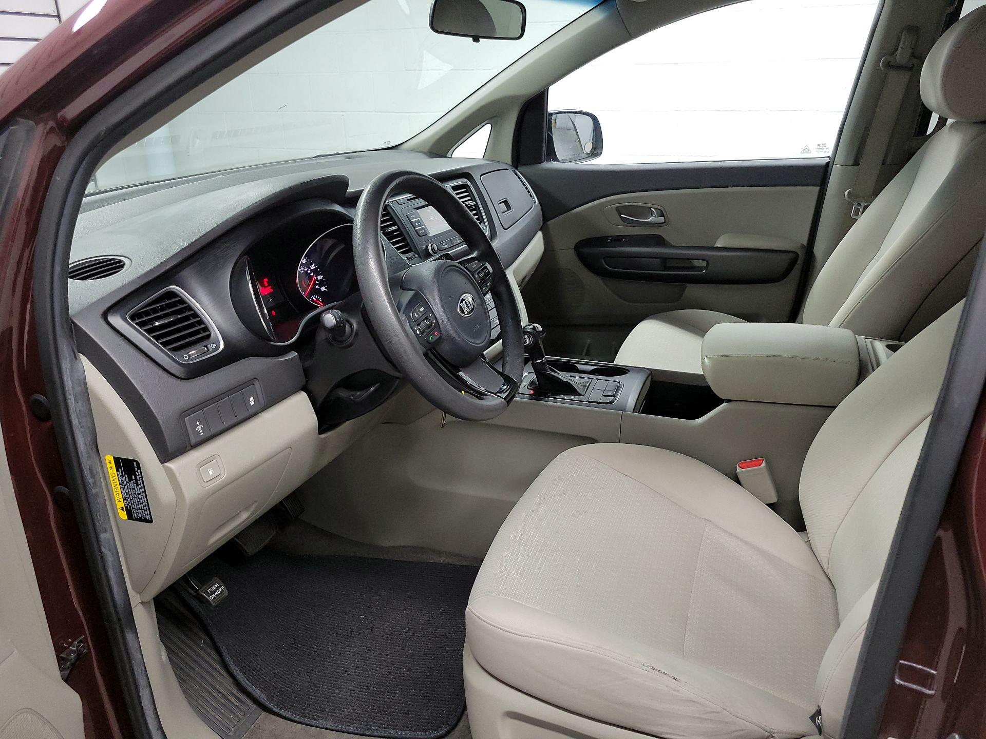 Thumbnail: 2016 Kia Sedona - 11