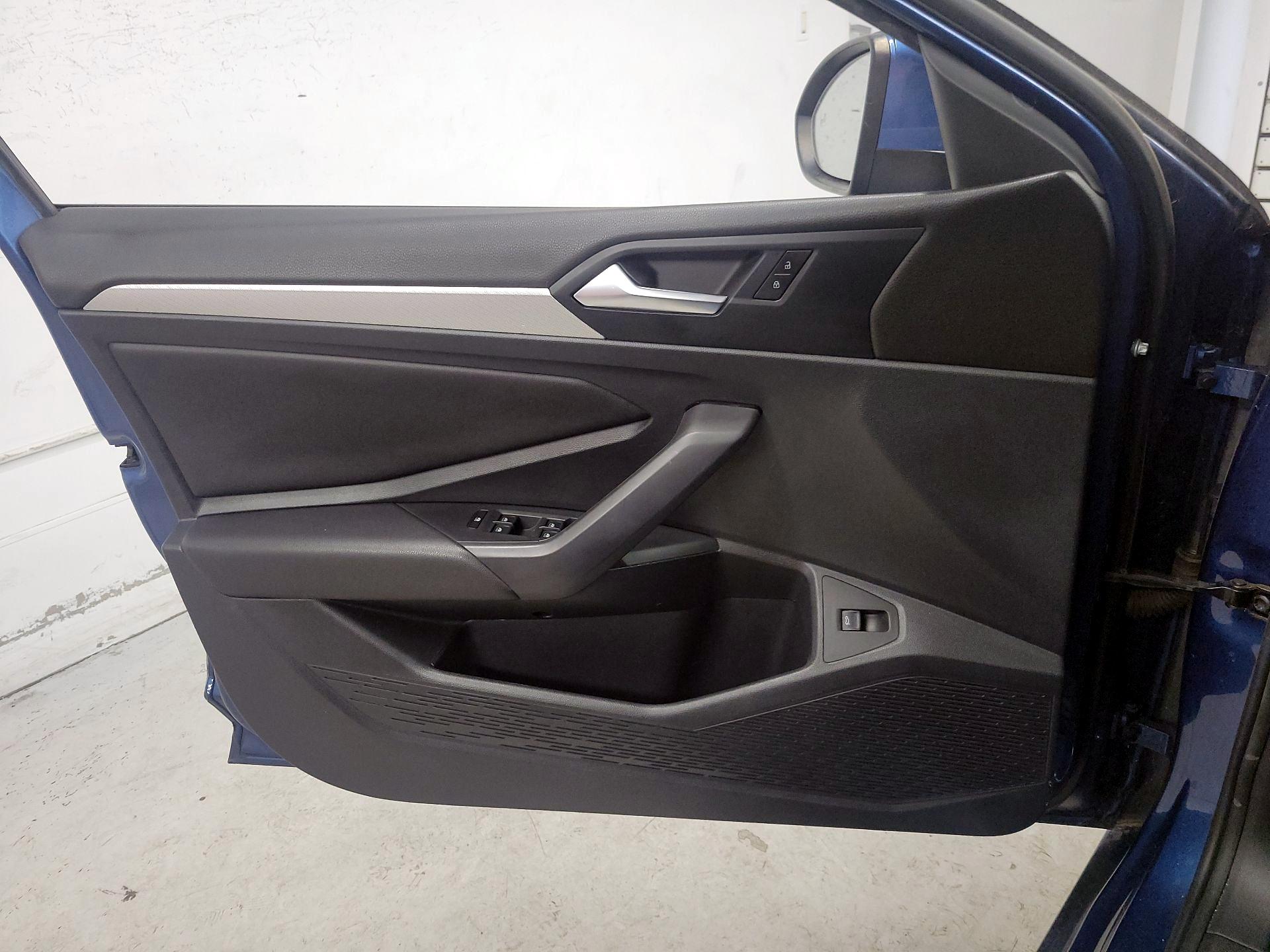 Thumbnail: 2019 Volkswagen Jetta - 12