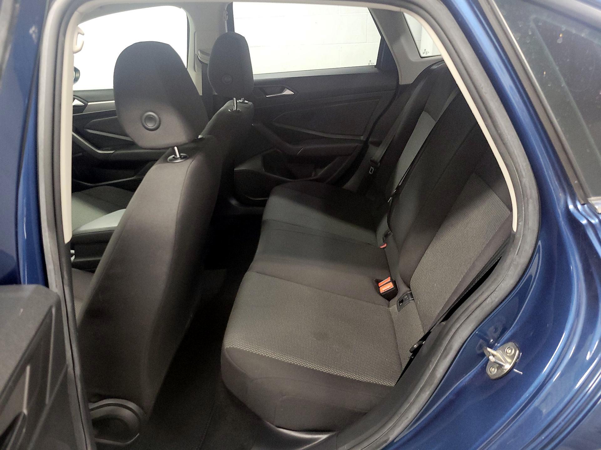 Thumbnail: 2019 Volkswagen Jetta - 17