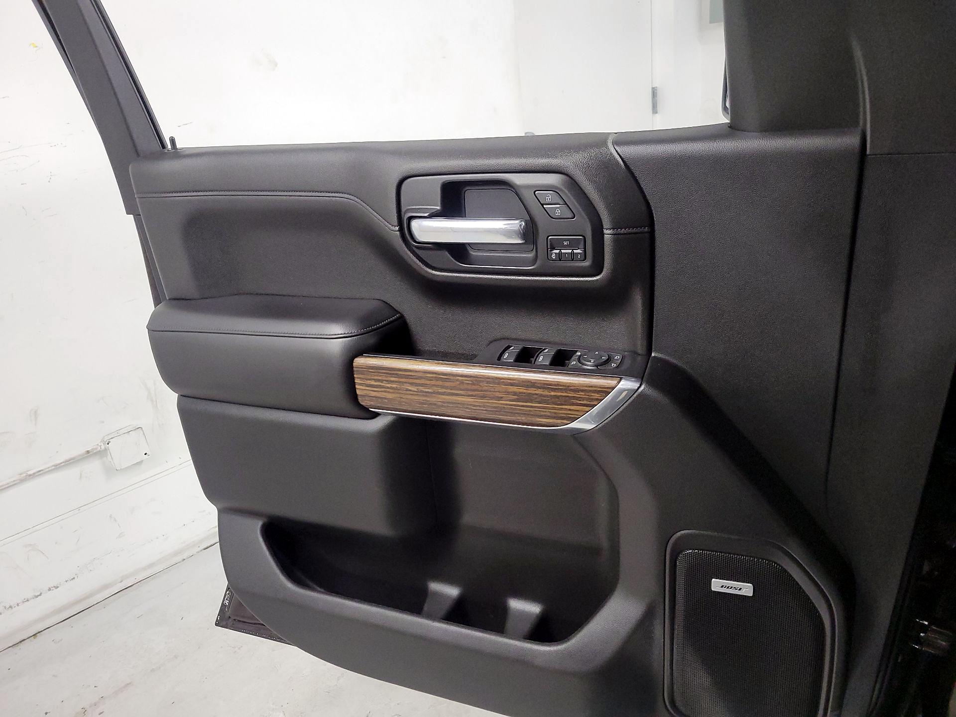 Thumbnail: 2019 Chevrolet Silverado 1500 - 12