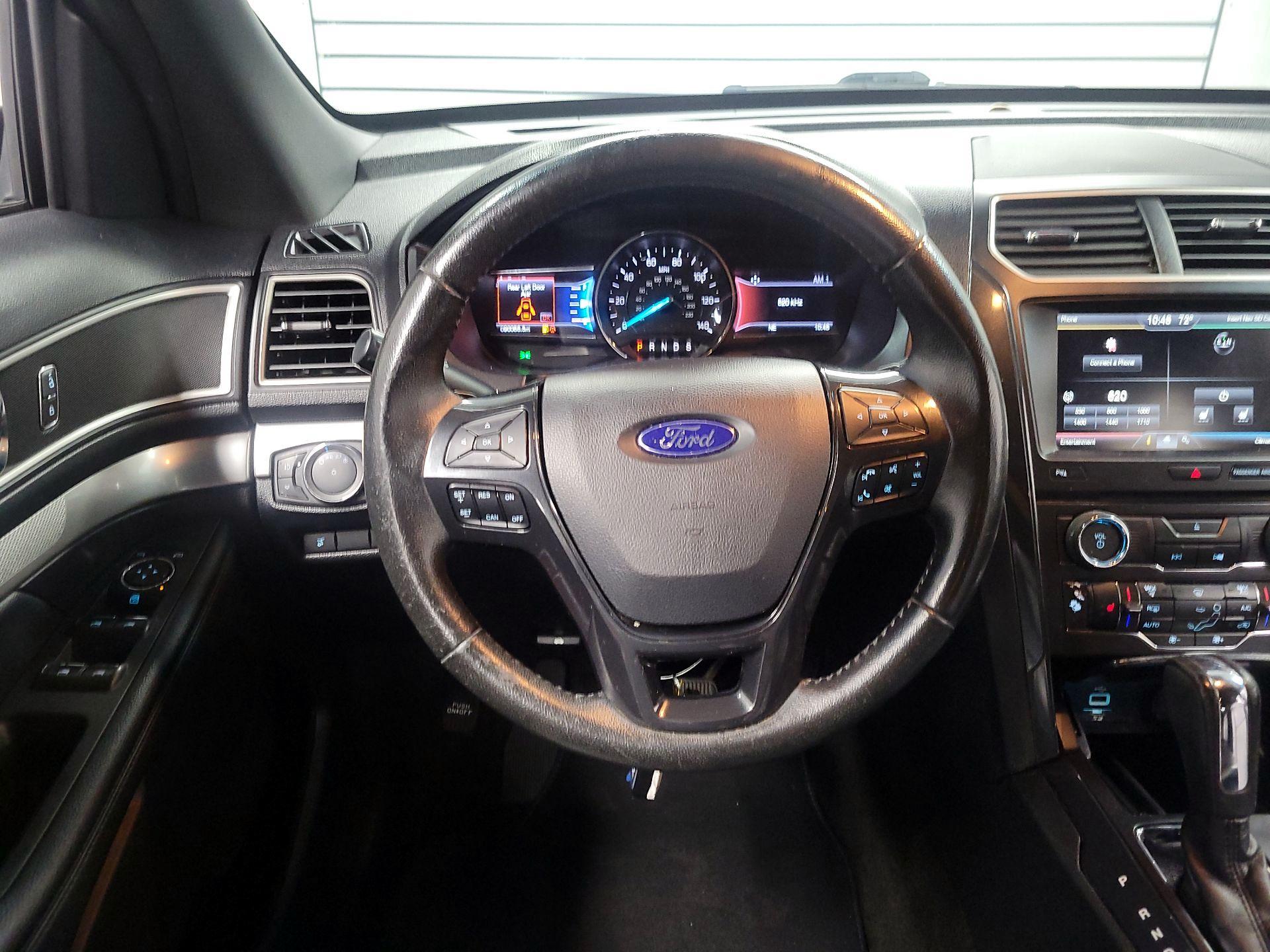 Thumbnail: 2016 Ford Explorer - 10