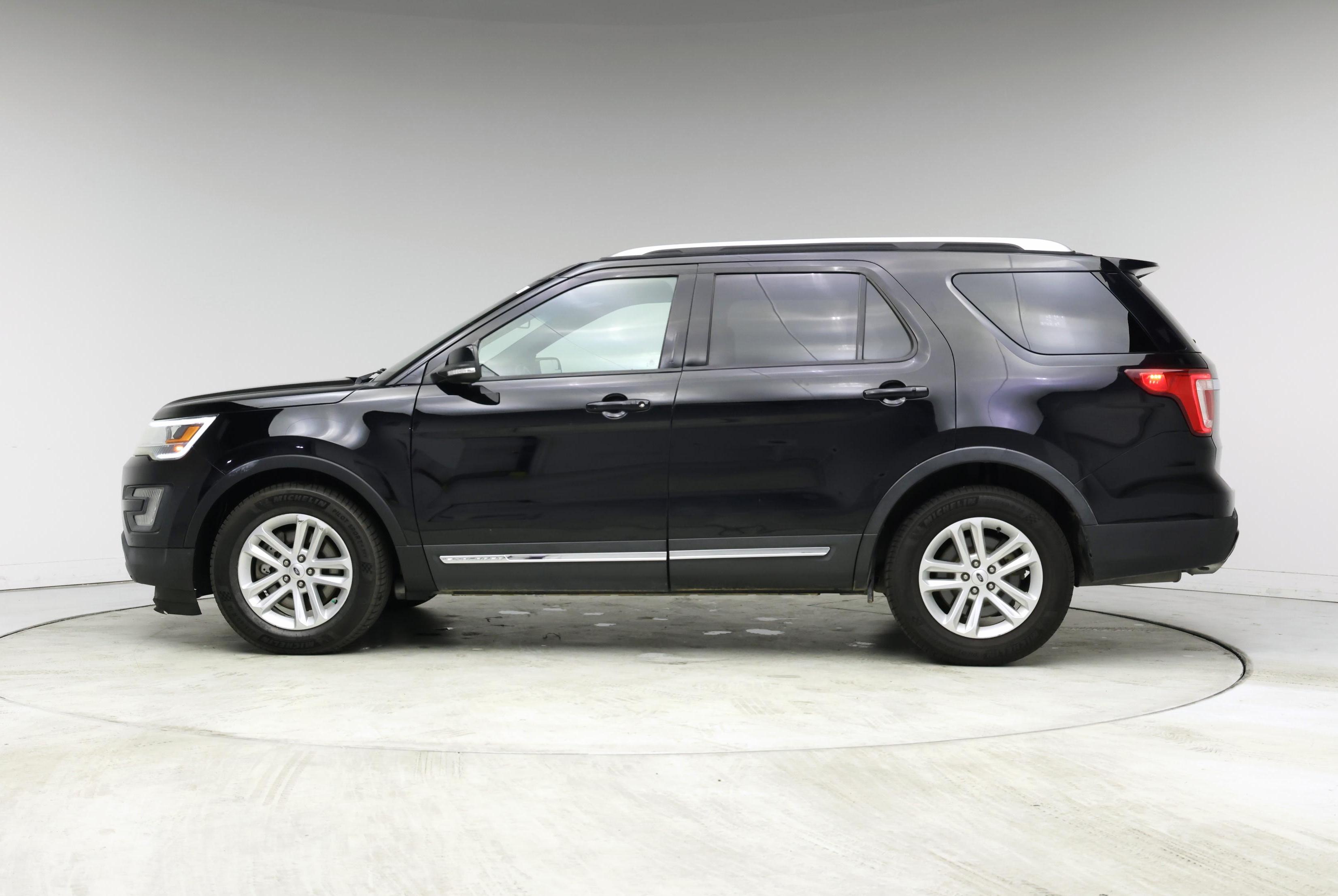 Thumbnail: 2016 Ford Explorer - 3