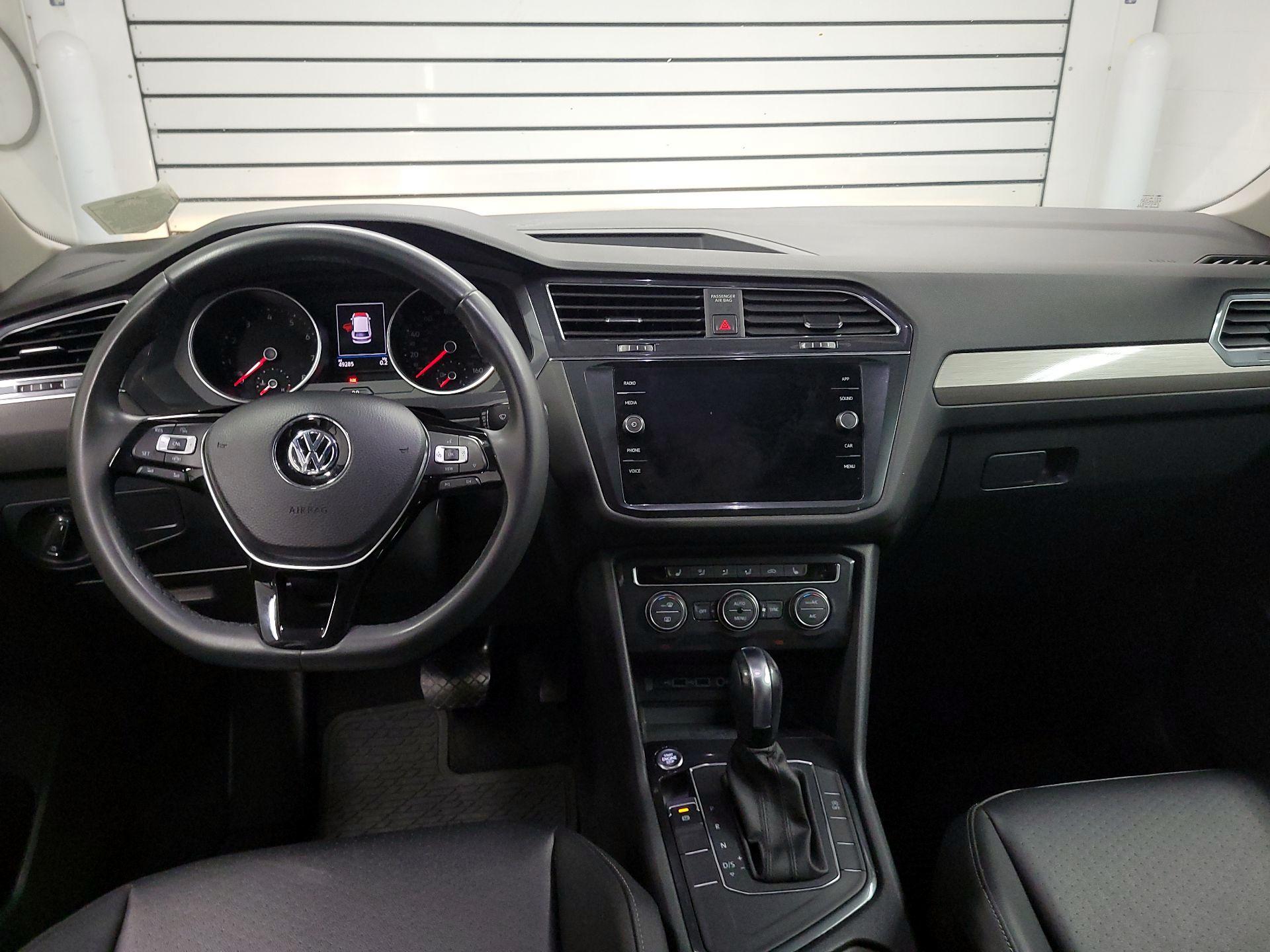 Thumbnail: 2020 Volkswagen Tiguan - 9