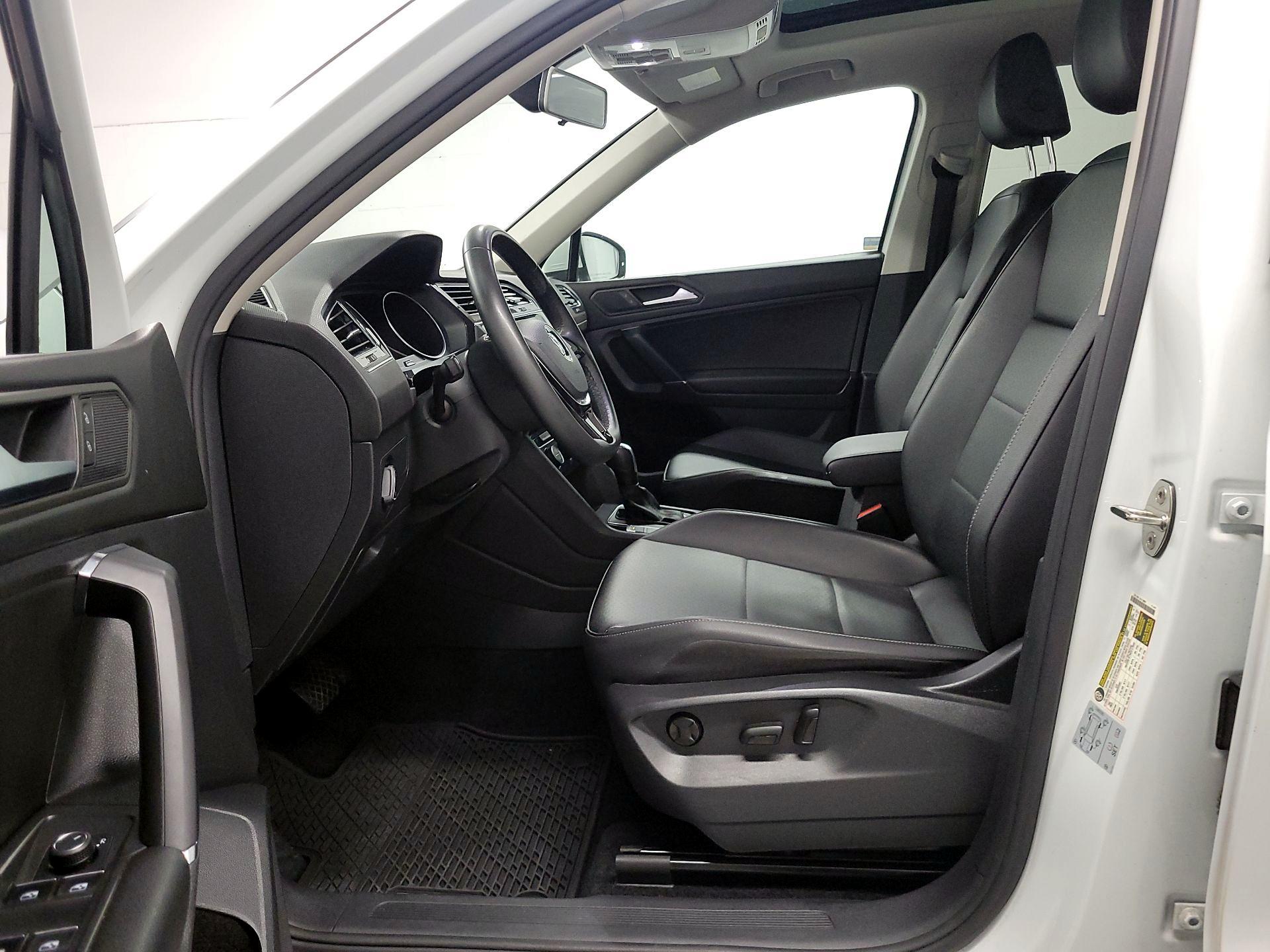 Thumbnail: 2020 Volkswagen Tiguan - 11
