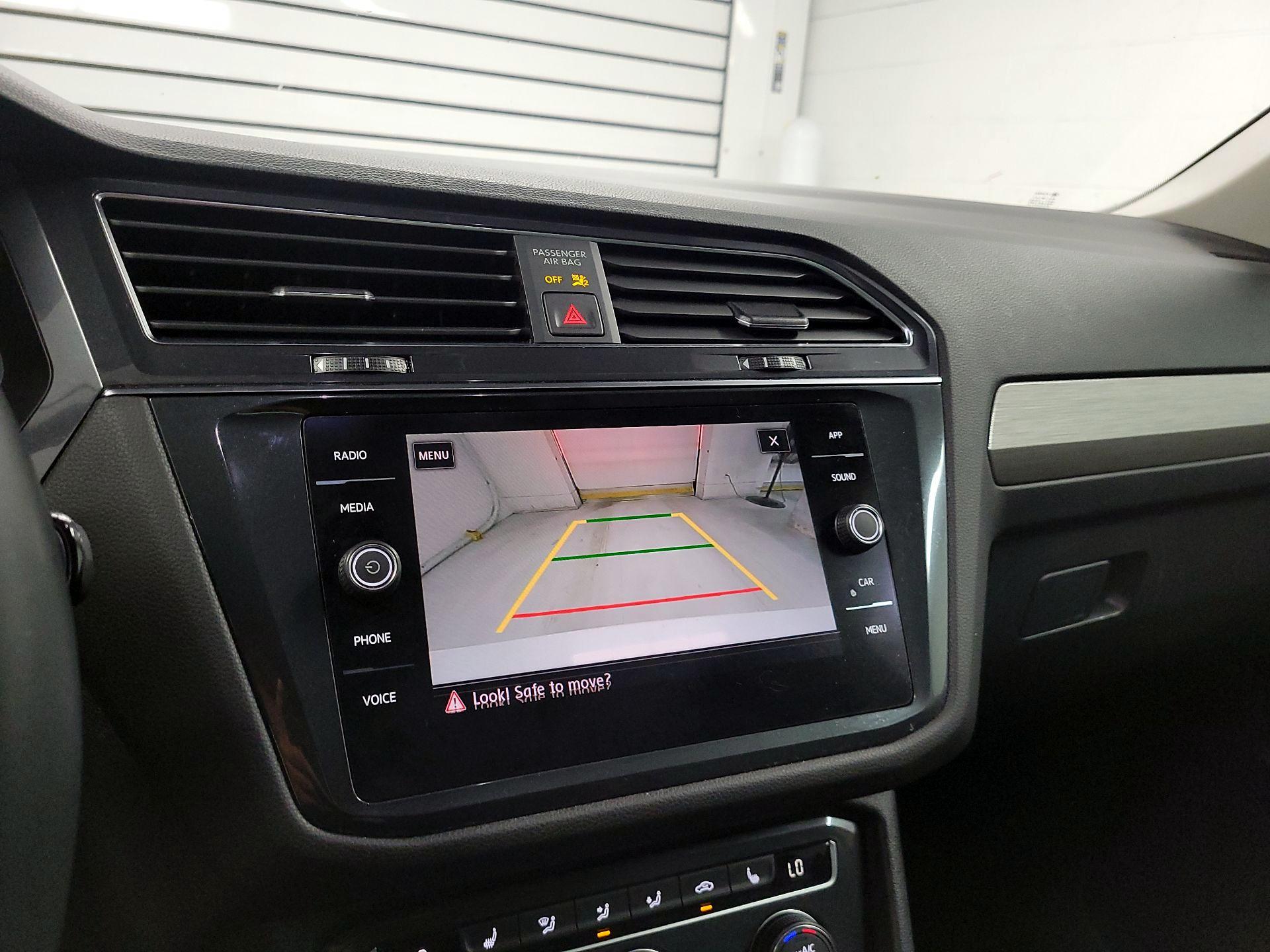 Thumbnail: 2020 Volkswagen Tiguan - 14