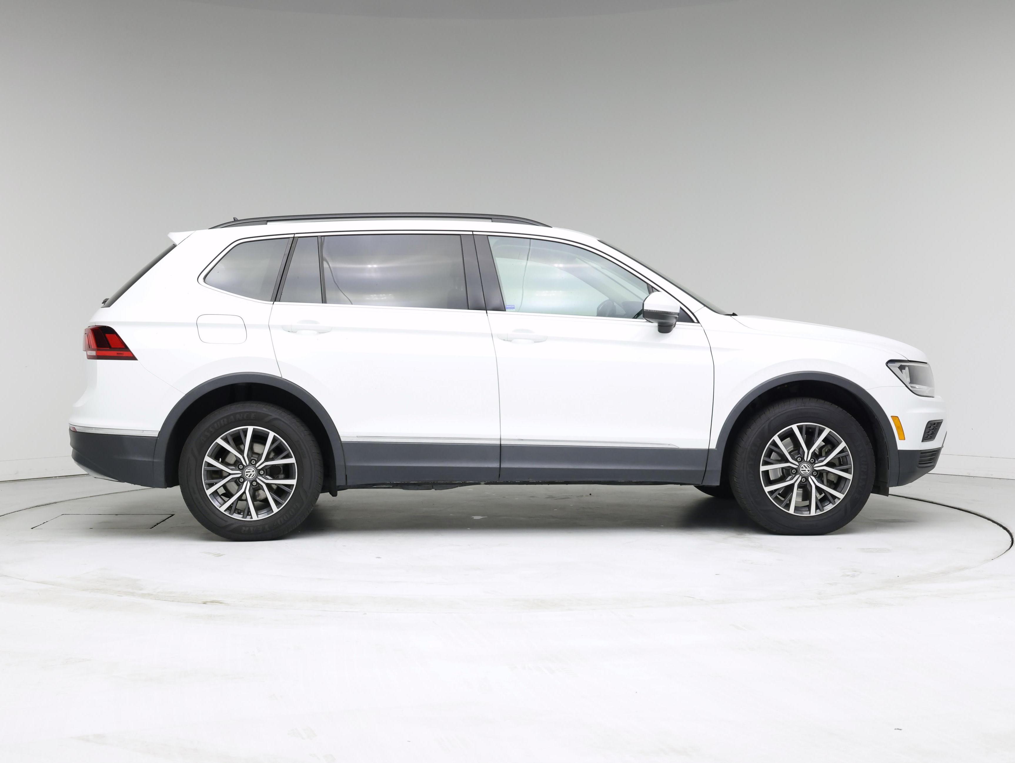Thumbnail: 2020 Volkswagen Tiguan - 7