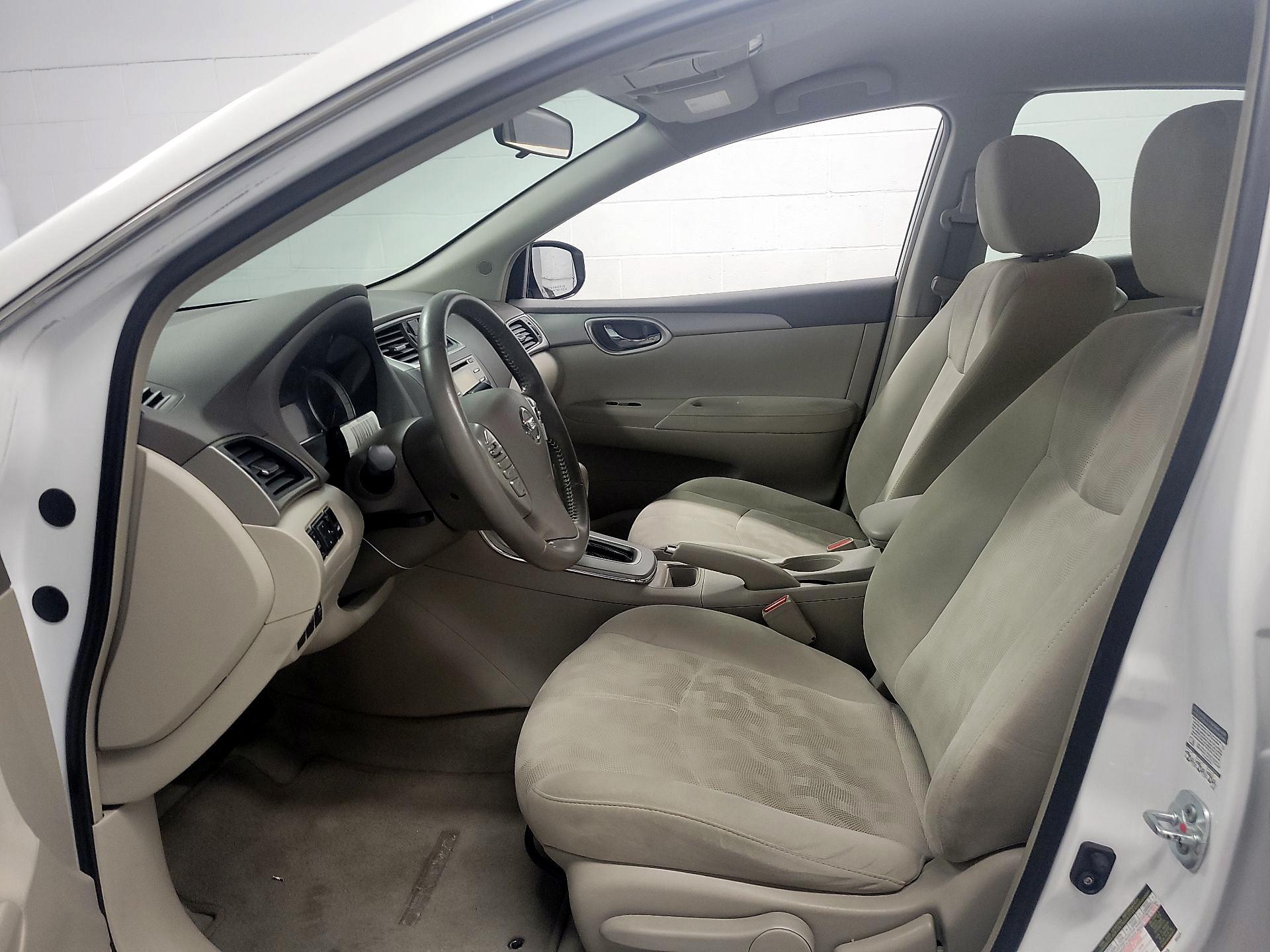 Thumbnail: 2013 Nissan Sentra - 11