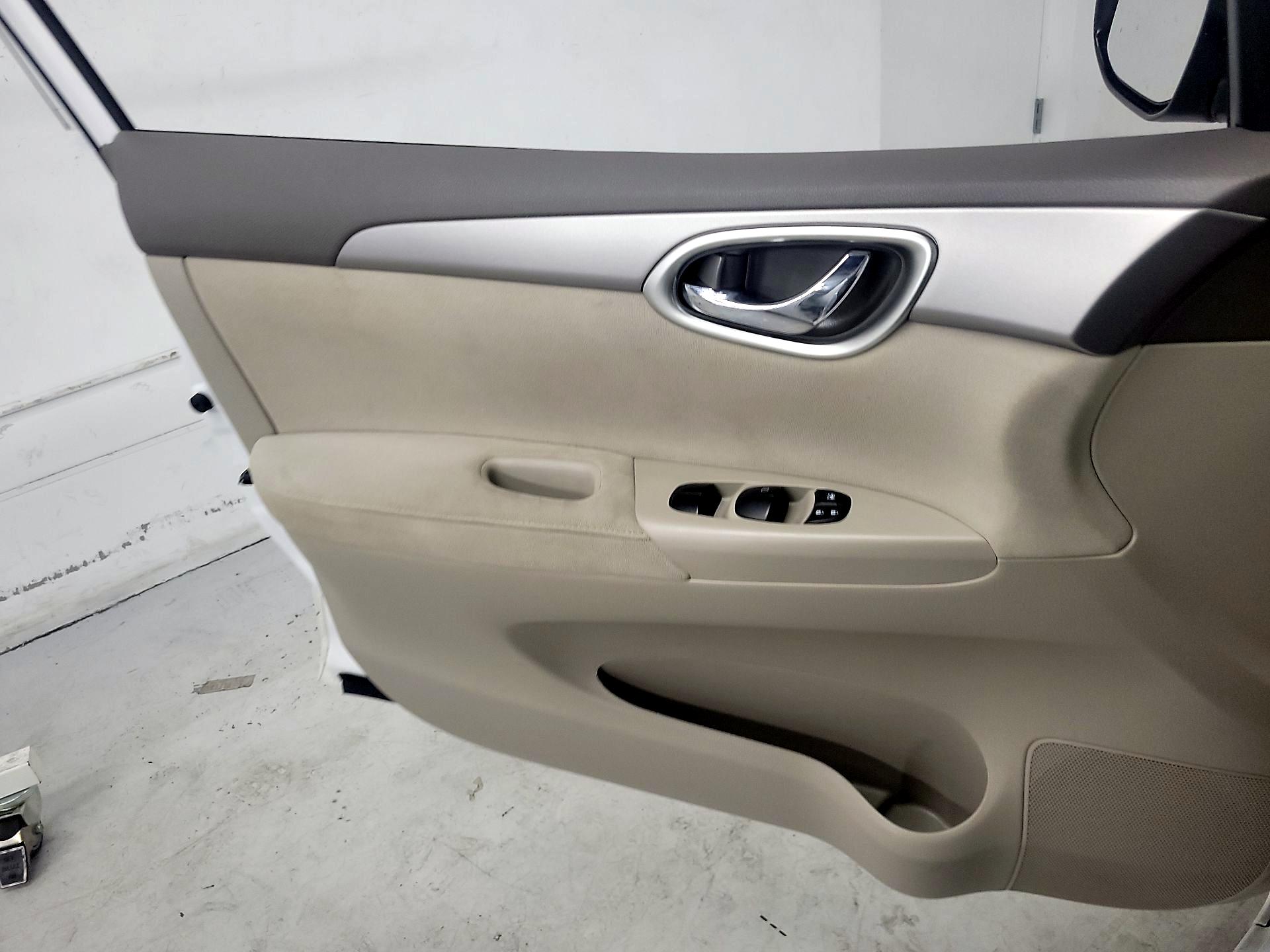 Thumbnail: 2013 Nissan Sentra - 12