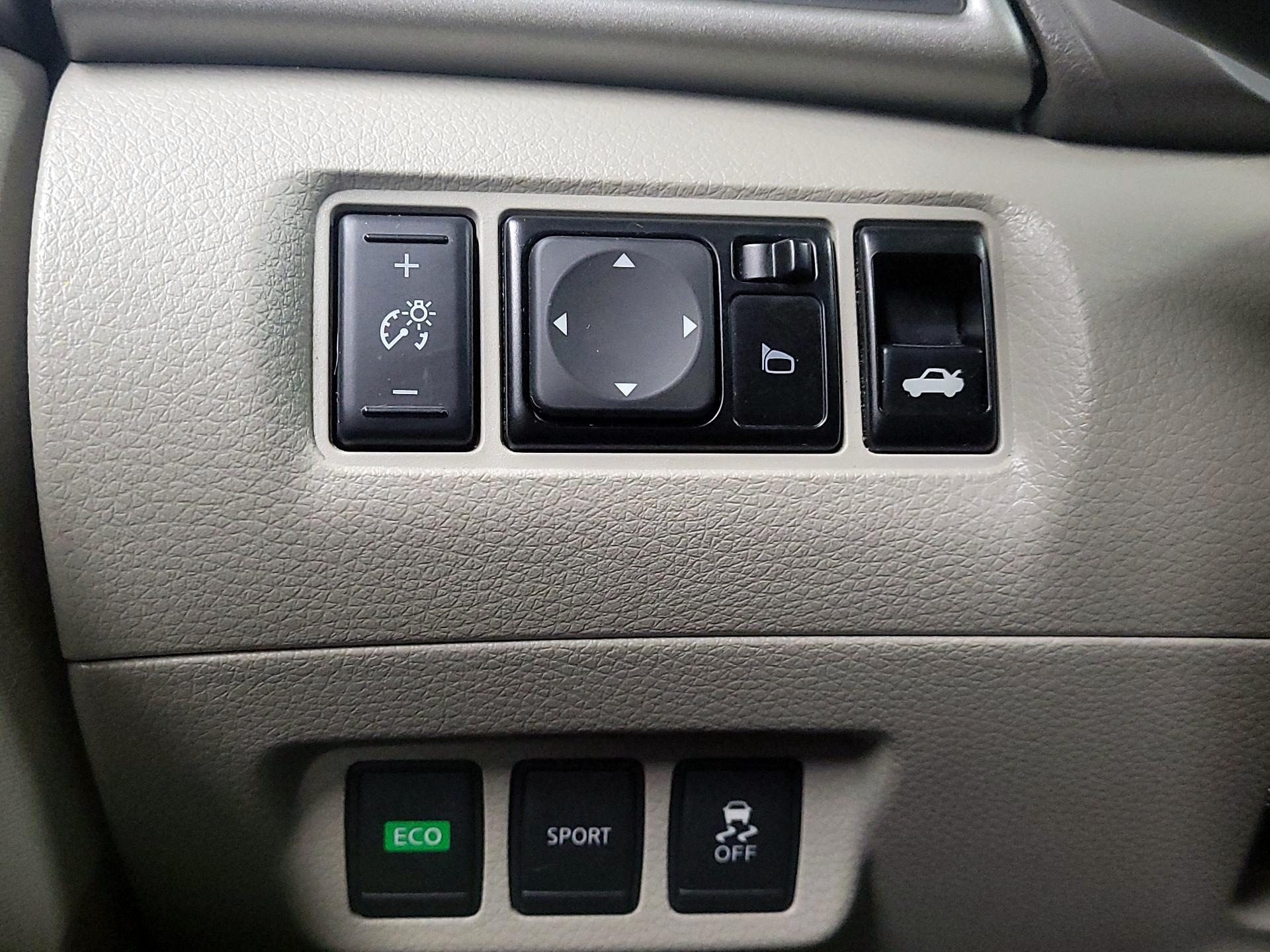Thumbnail: 2013 Nissan Sentra - 13