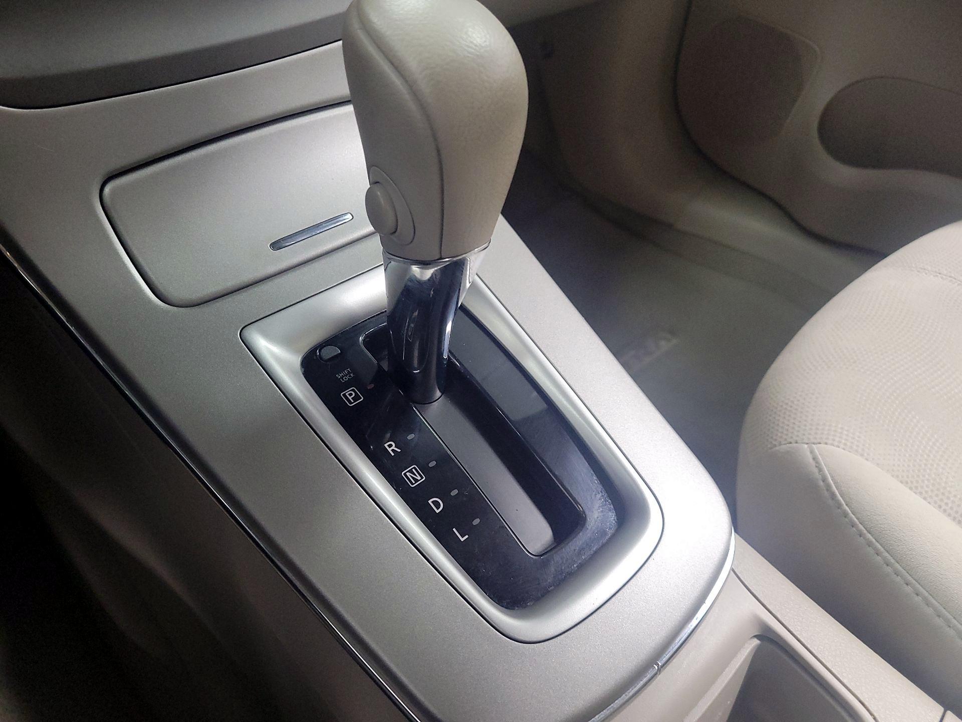 Thumbnail: 2013 Nissan Sentra - 16