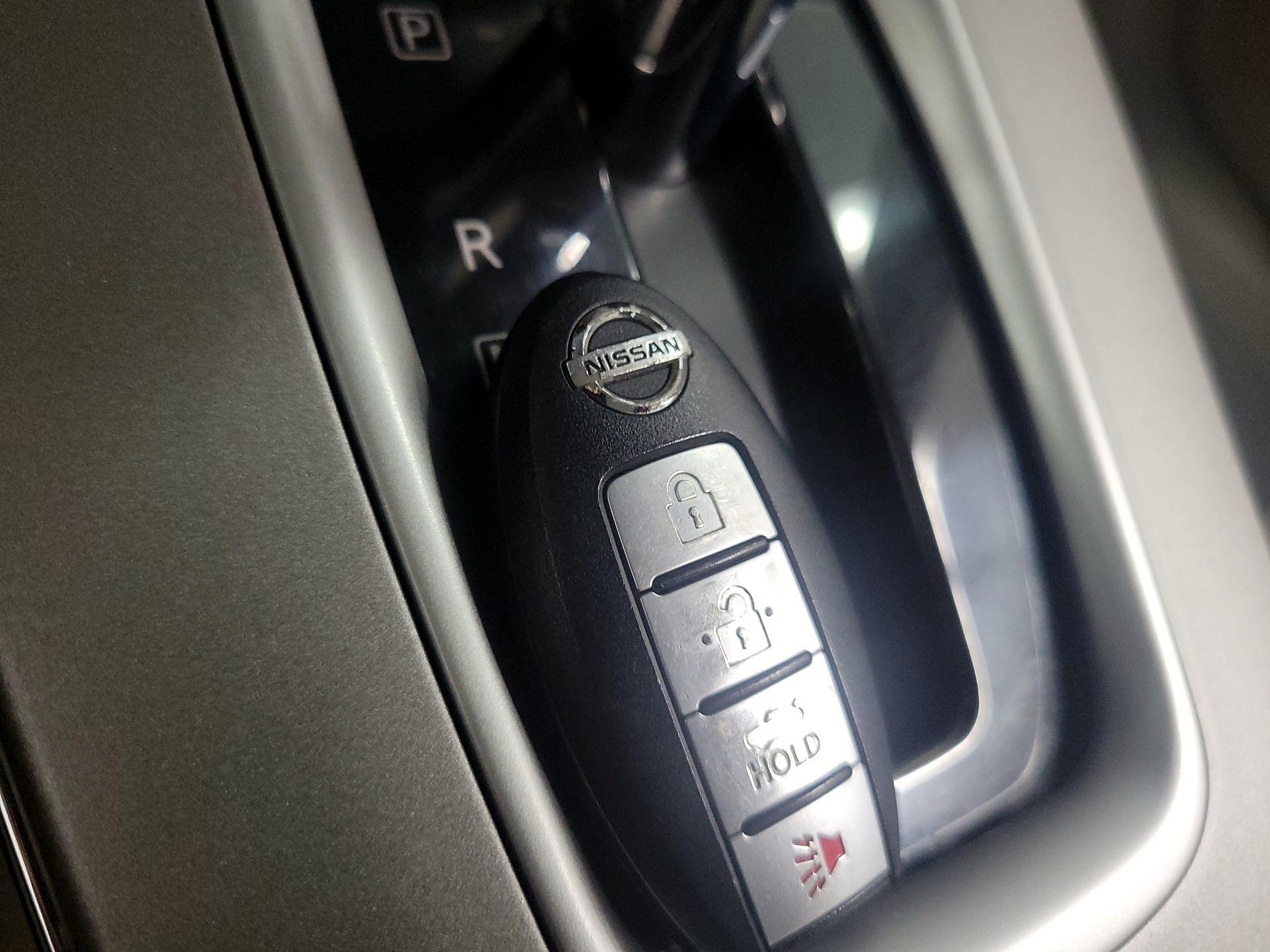 Thumbnail: 2013 Nissan Sentra - 20