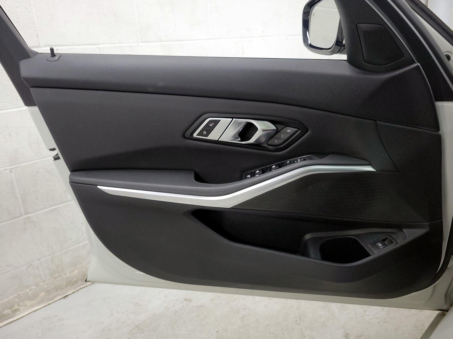 Thumbnail: 2019 BMW 3 Series - 12