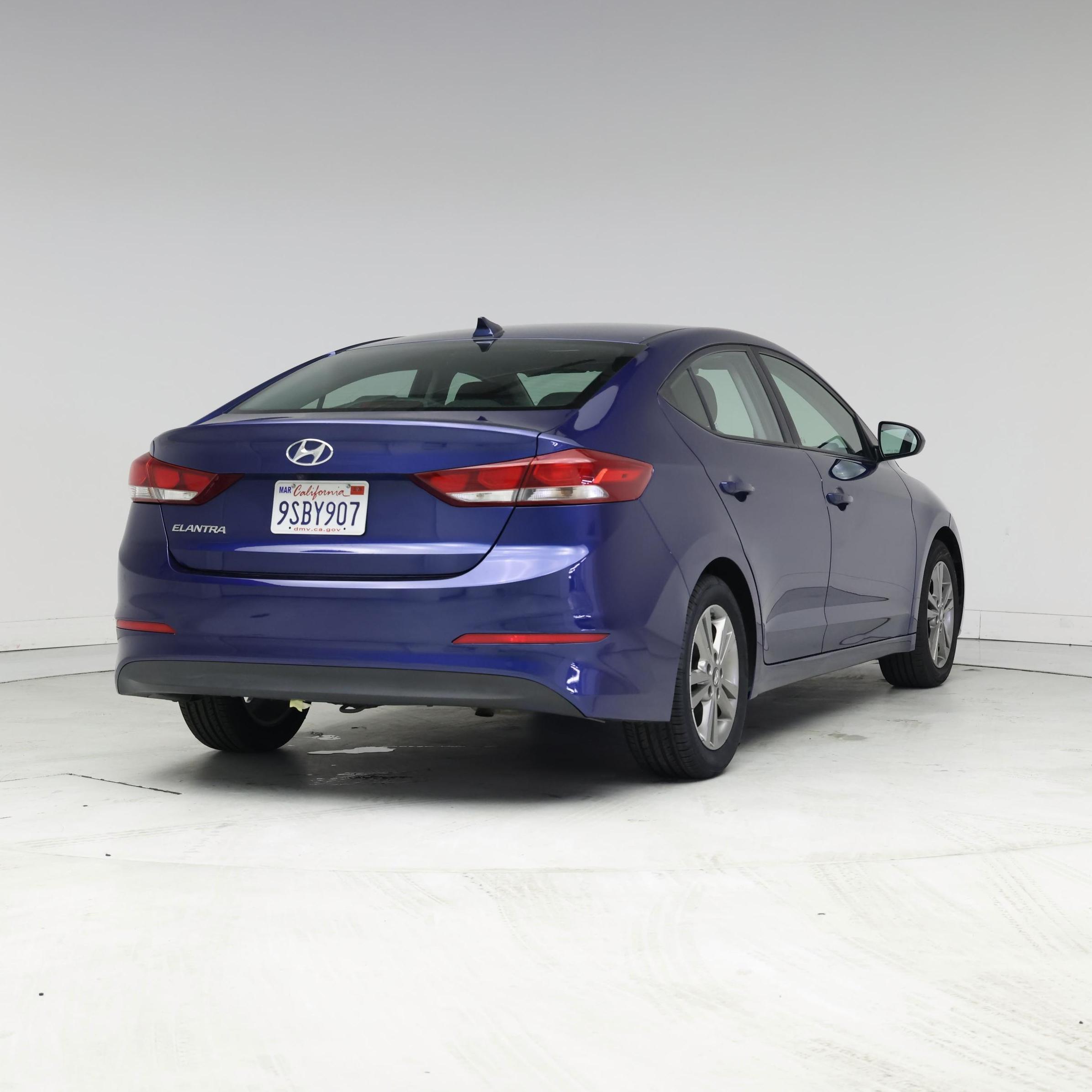 Thumbnail: 2017 Hyundai Elantra - 8