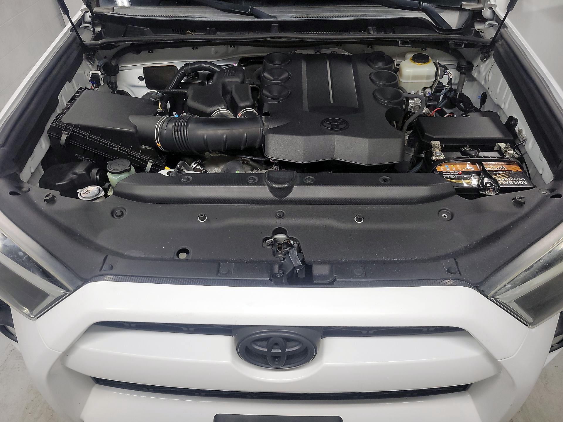 Thumbnail: 2016 Toyota 4Runner - 19