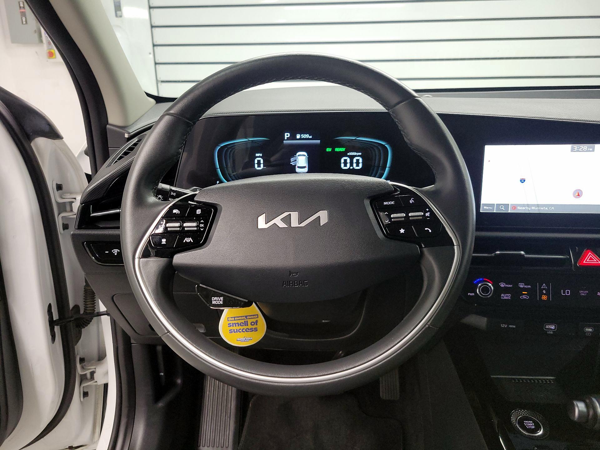 Thumbnail: 2023 Kia Niro - 10