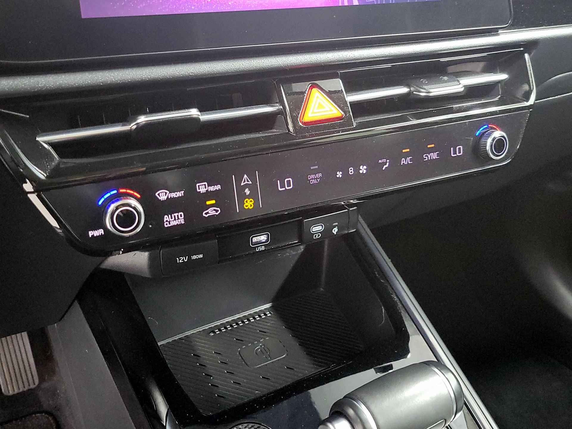 Thumbnail: 2023 Kia Niro - 16
