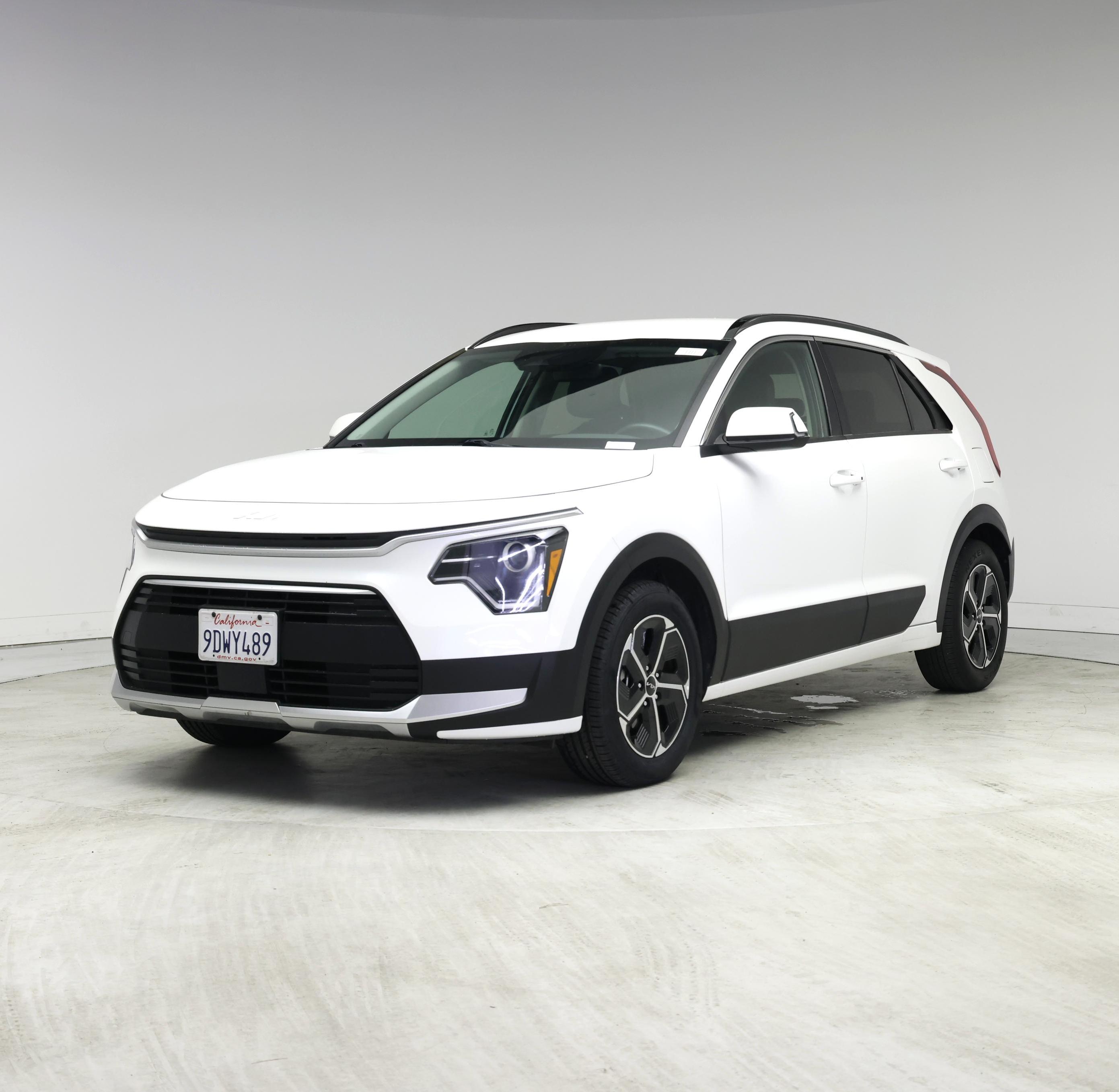 Thumbnail: 2023 Kia Niro - 4