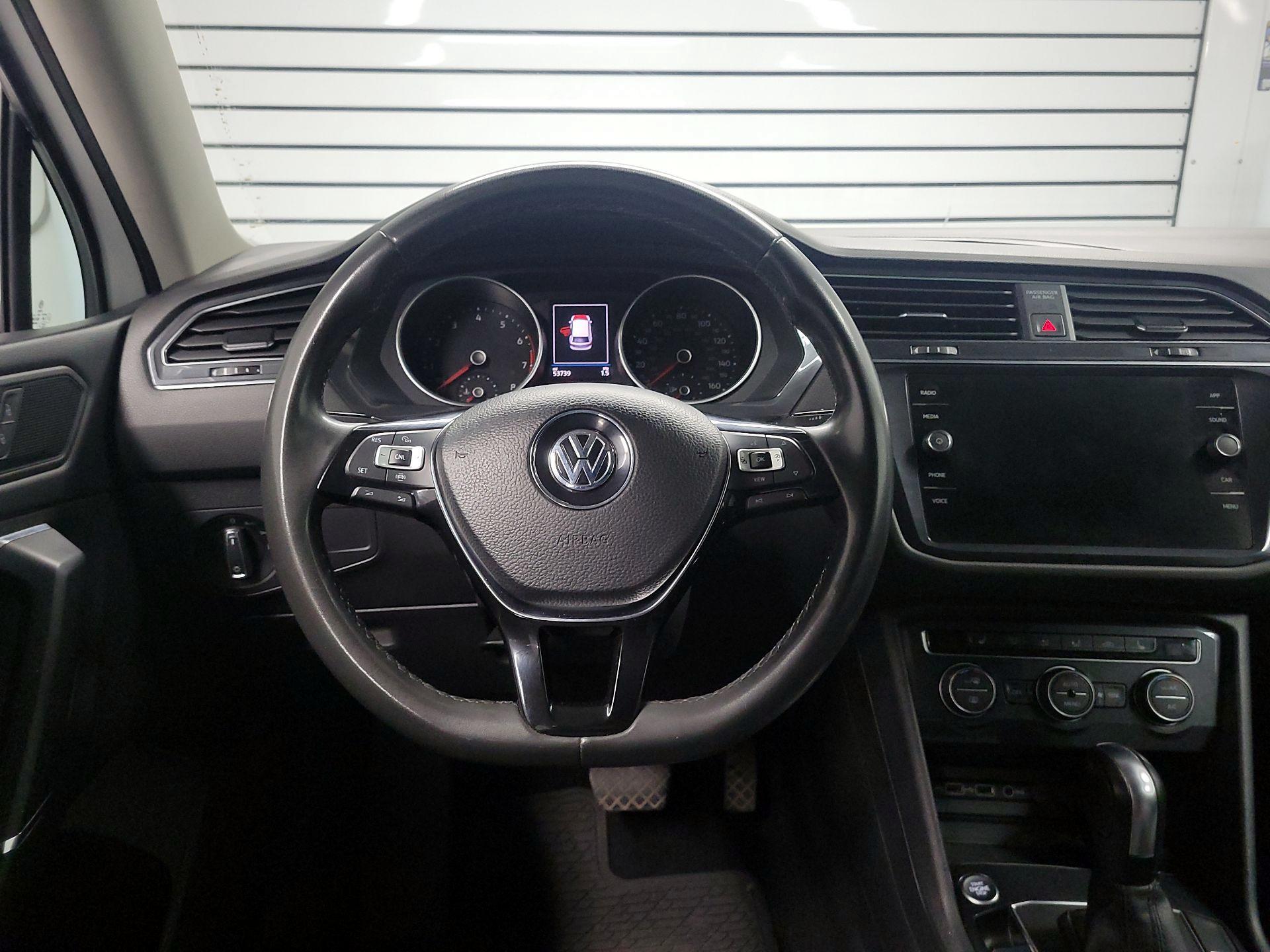 Thumbnail: 2020 Volkswagen Tiguan - 10