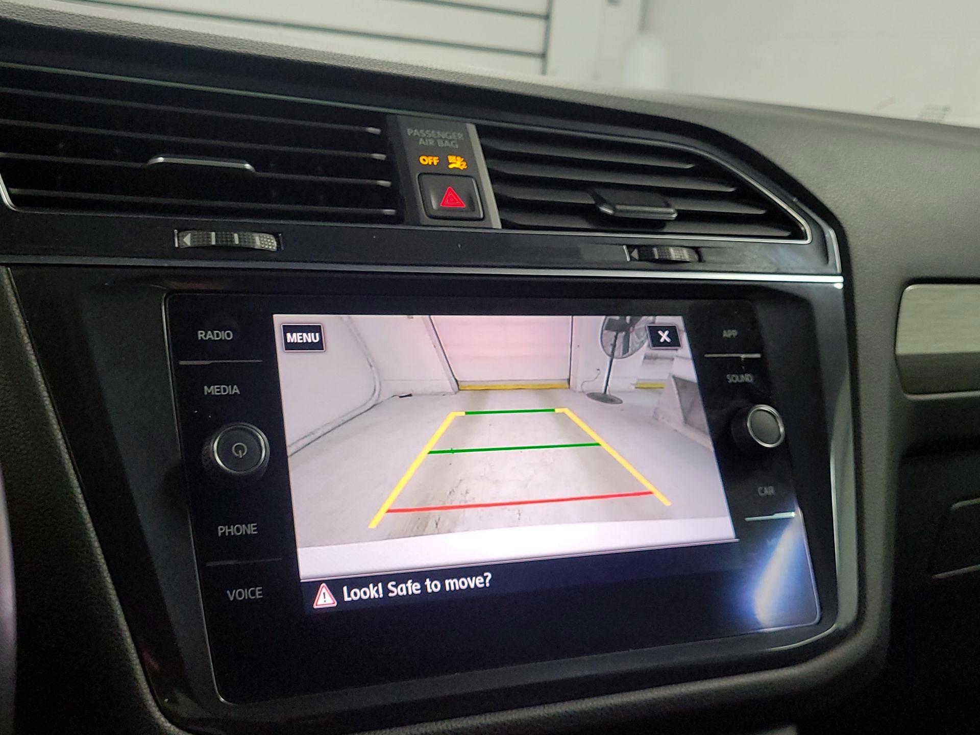 Thumbnail: 2020 Volkswagen Tiguan - 14