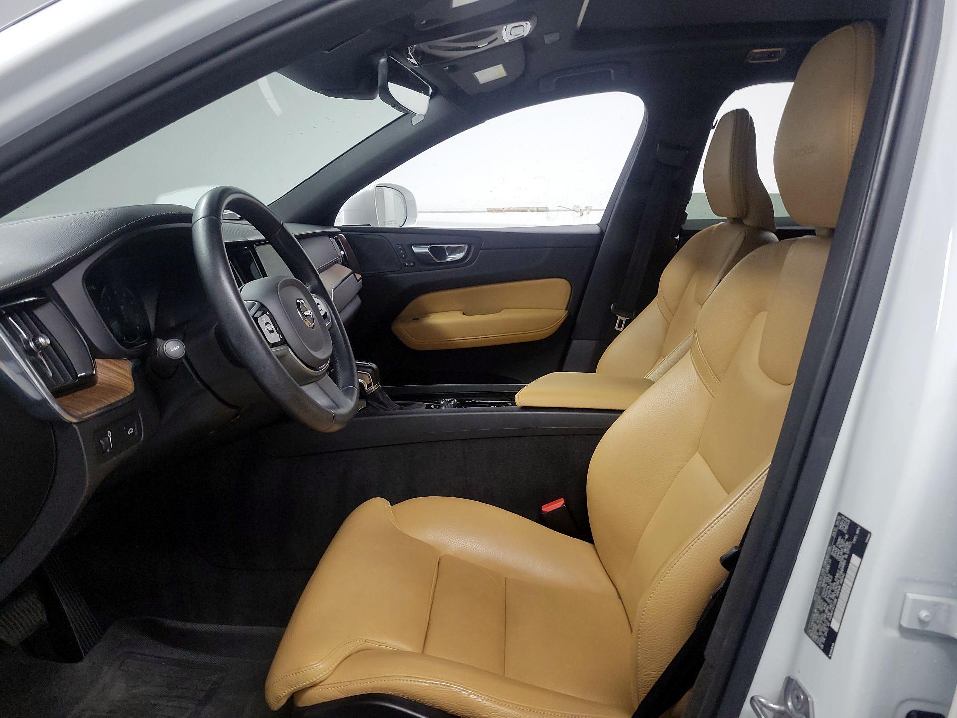 Thumbnail: 2019 Volvo XC60 - 11