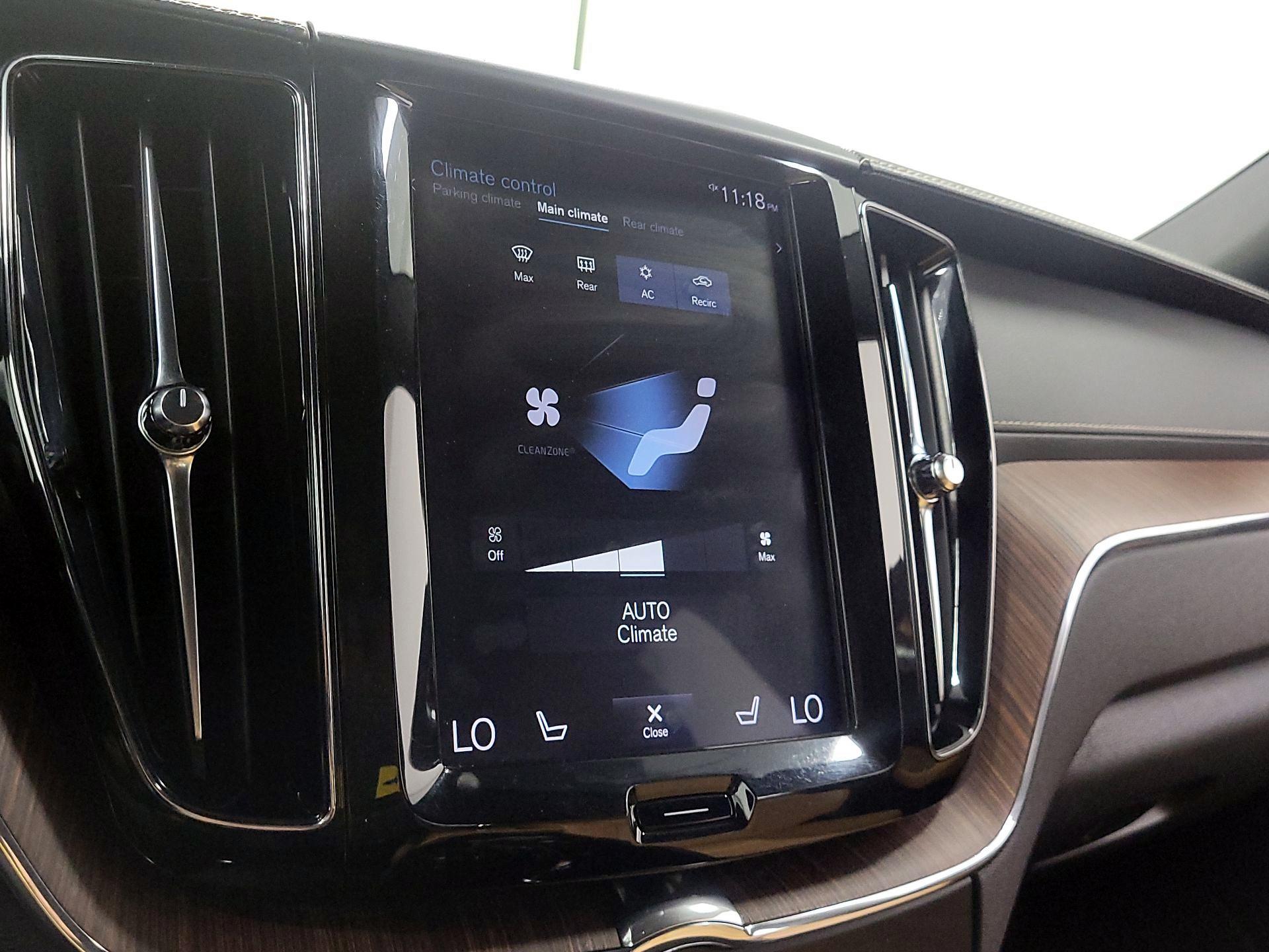 Thumbnail: 2019 Volvo XC60 - 15