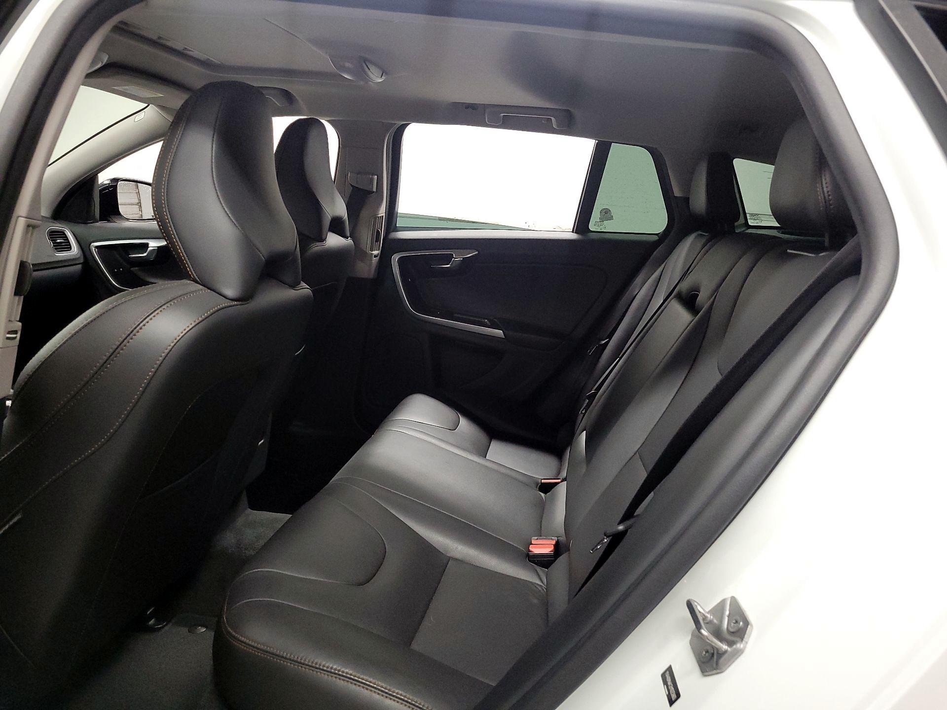 Thumbnail: 2017 Volvo S60 - 17