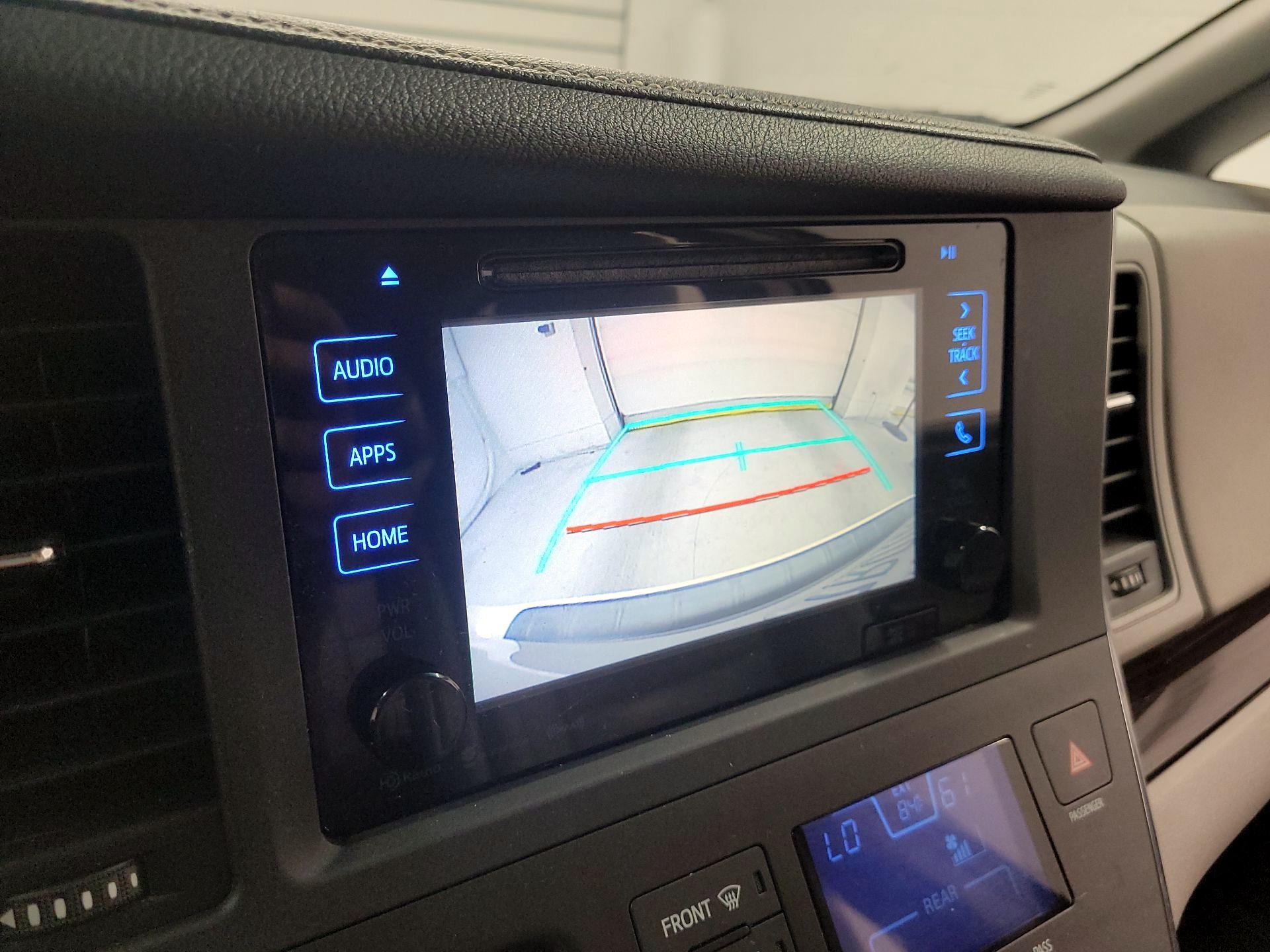 Thumbnail: 2016 Toyota Sienna - 14