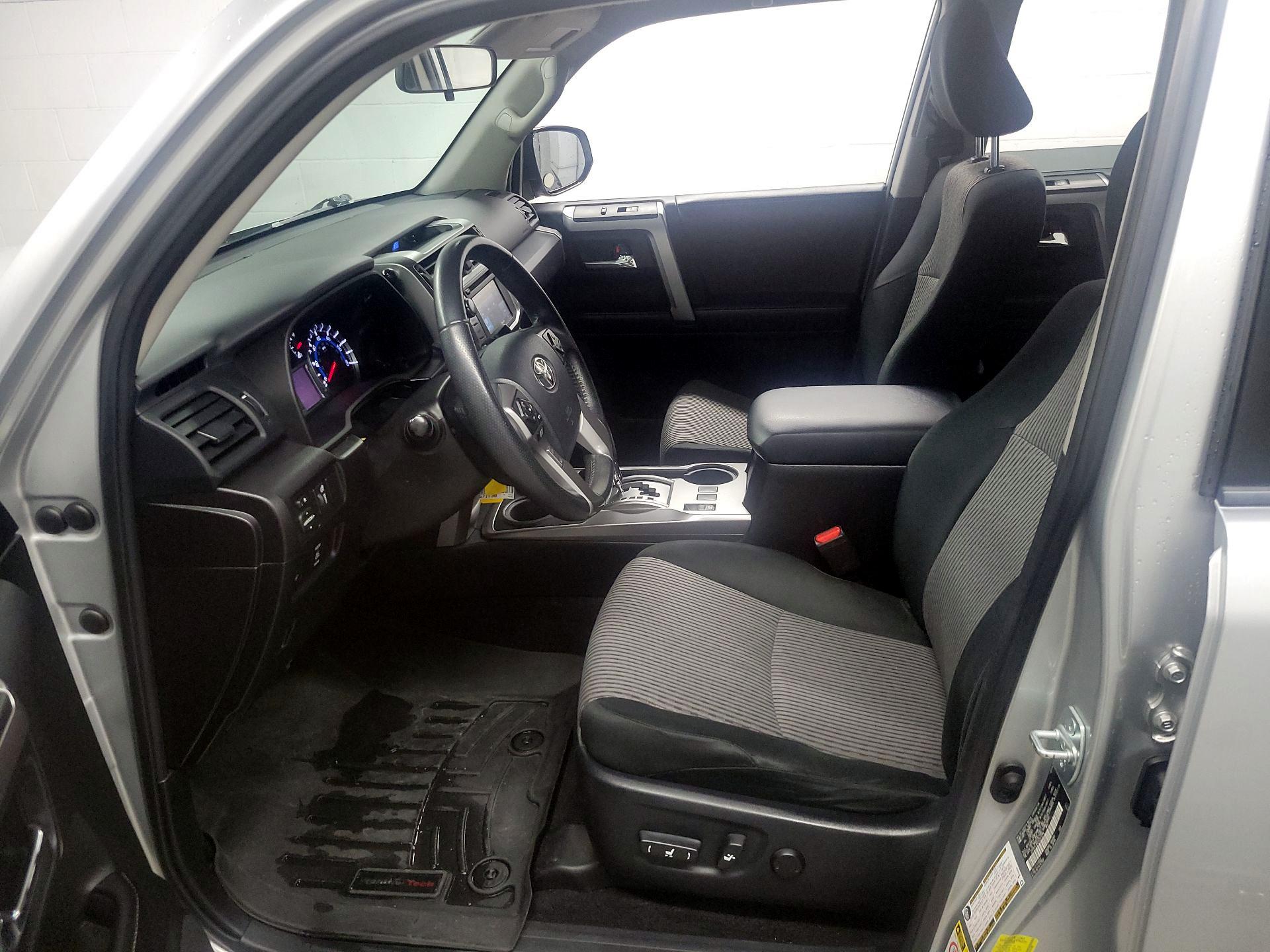 Thumbnail: 2016 Toyota 4Runner - 11