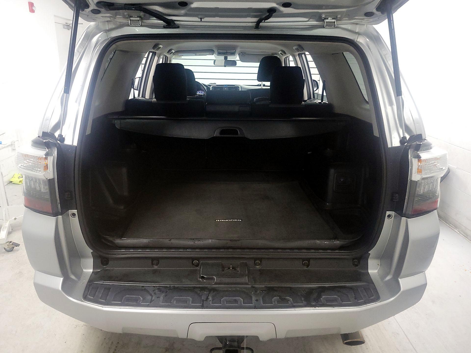 Thumbnail: 2016 Toyota 4Runner - 18