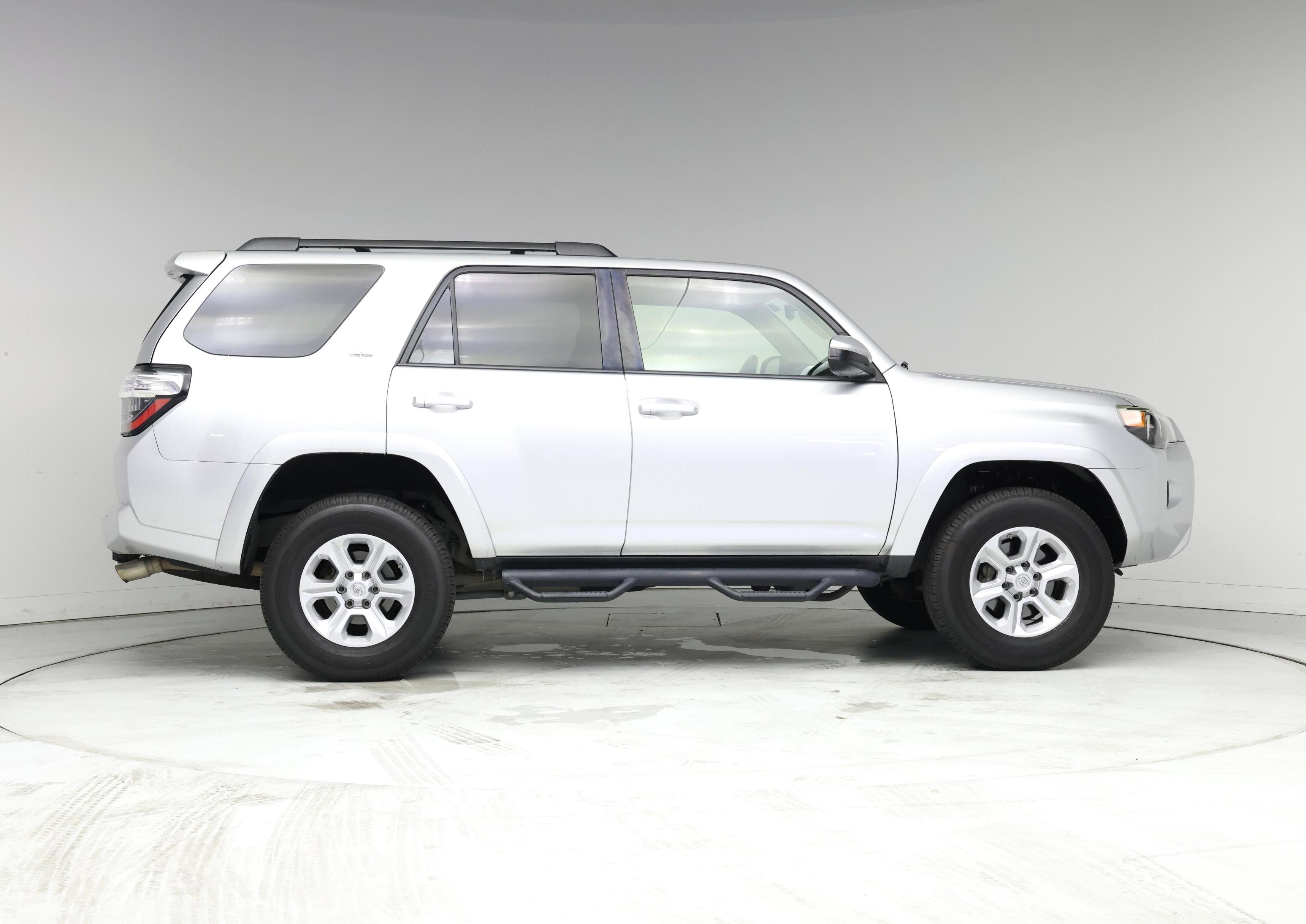 Thumbnail: 2016 Toyota 4Runner - 7