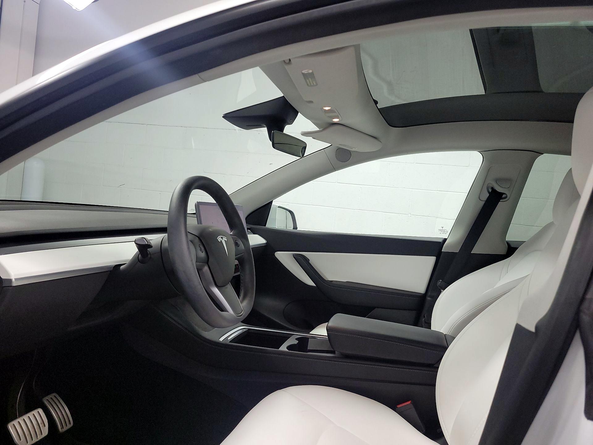 Thumbnail: 2022 Tesla Model Y - 18