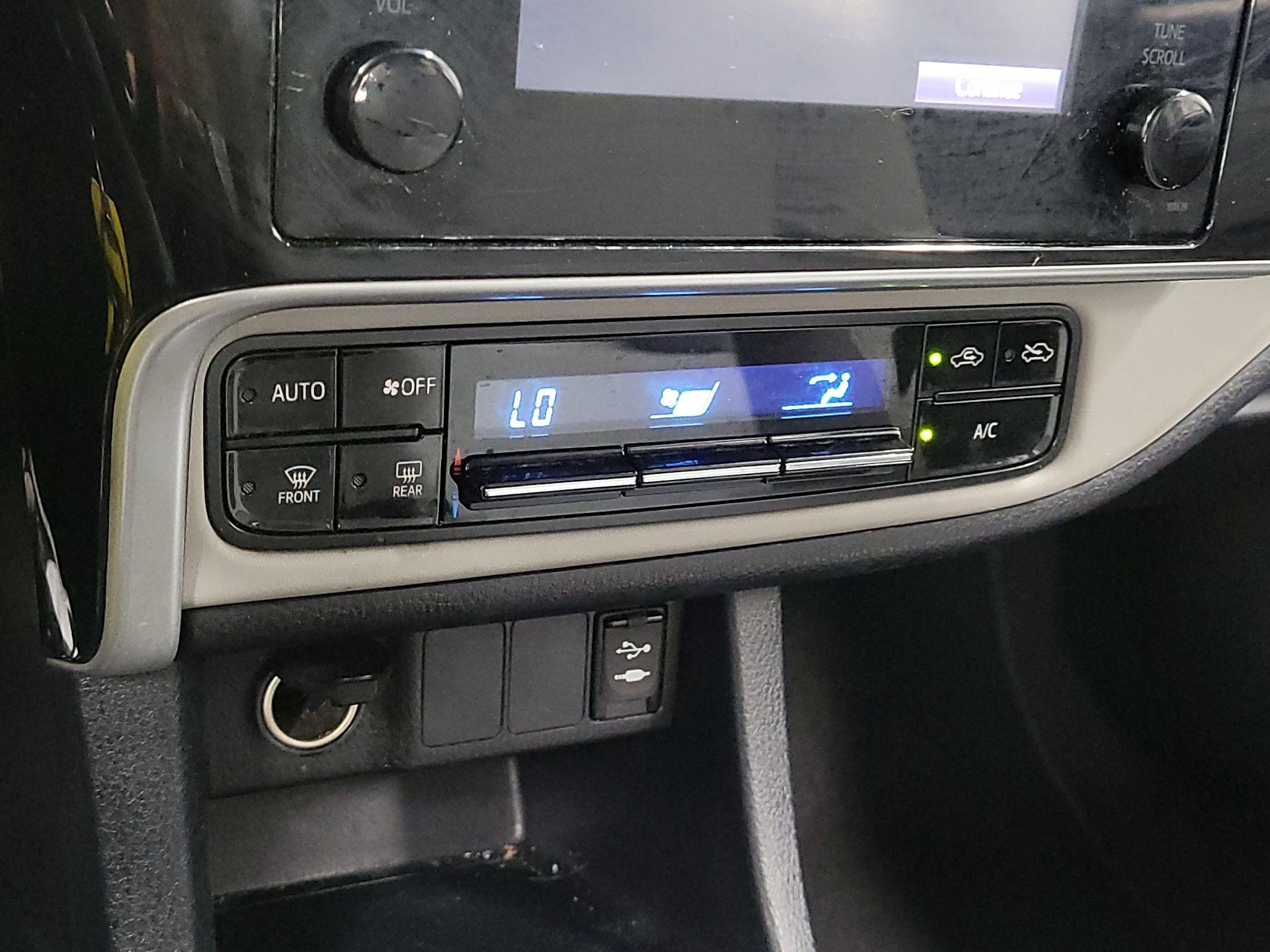 Thumbnail: 2018 Toyota Corolla - 14