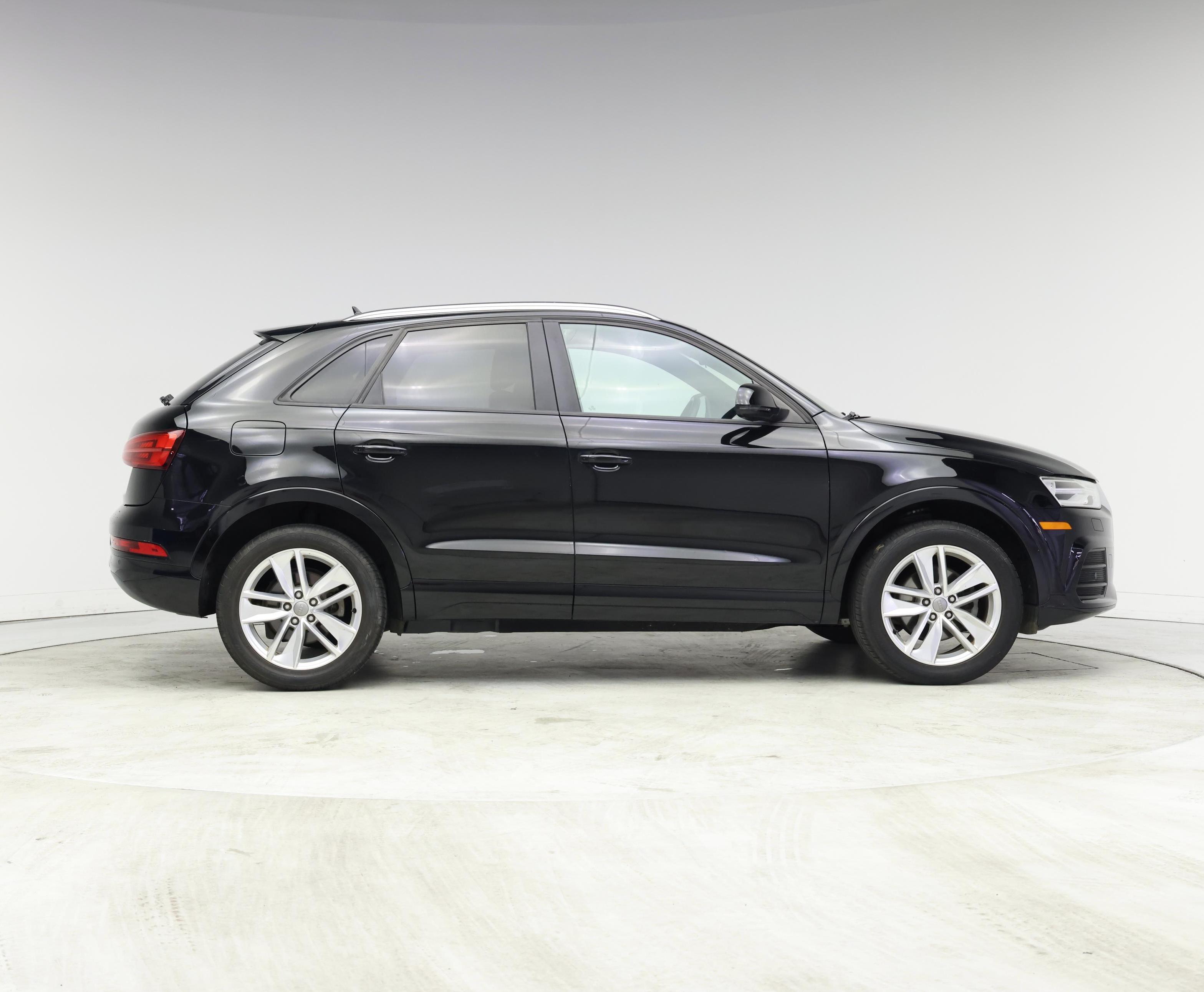 Thumbnail: 2017 Audi Q3 - 7