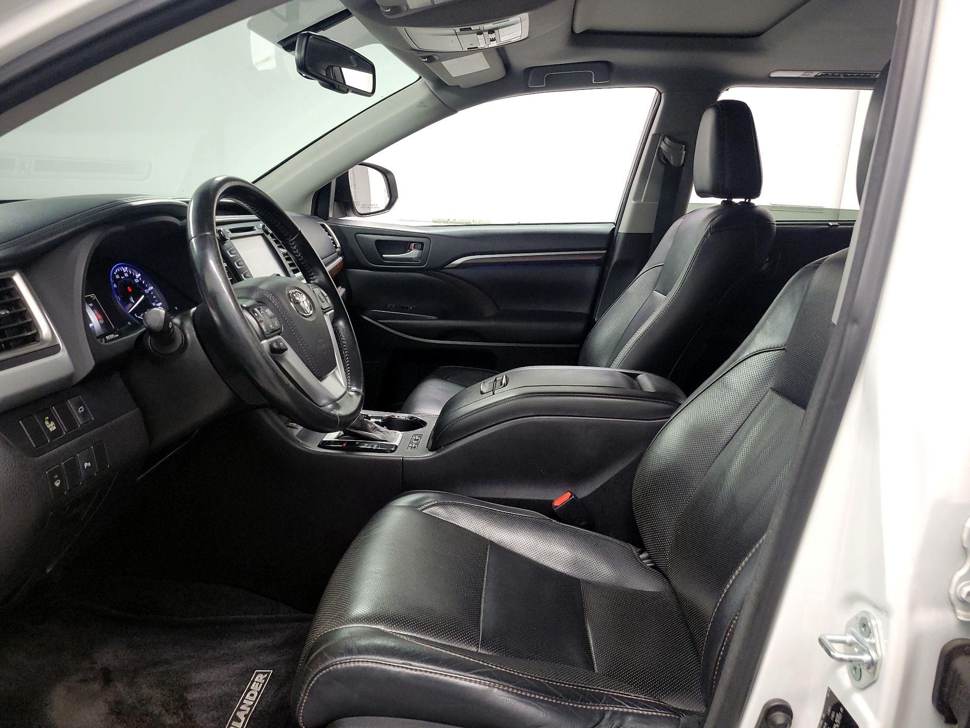 Thumbnail: 2016 Toyota Highlander - 11