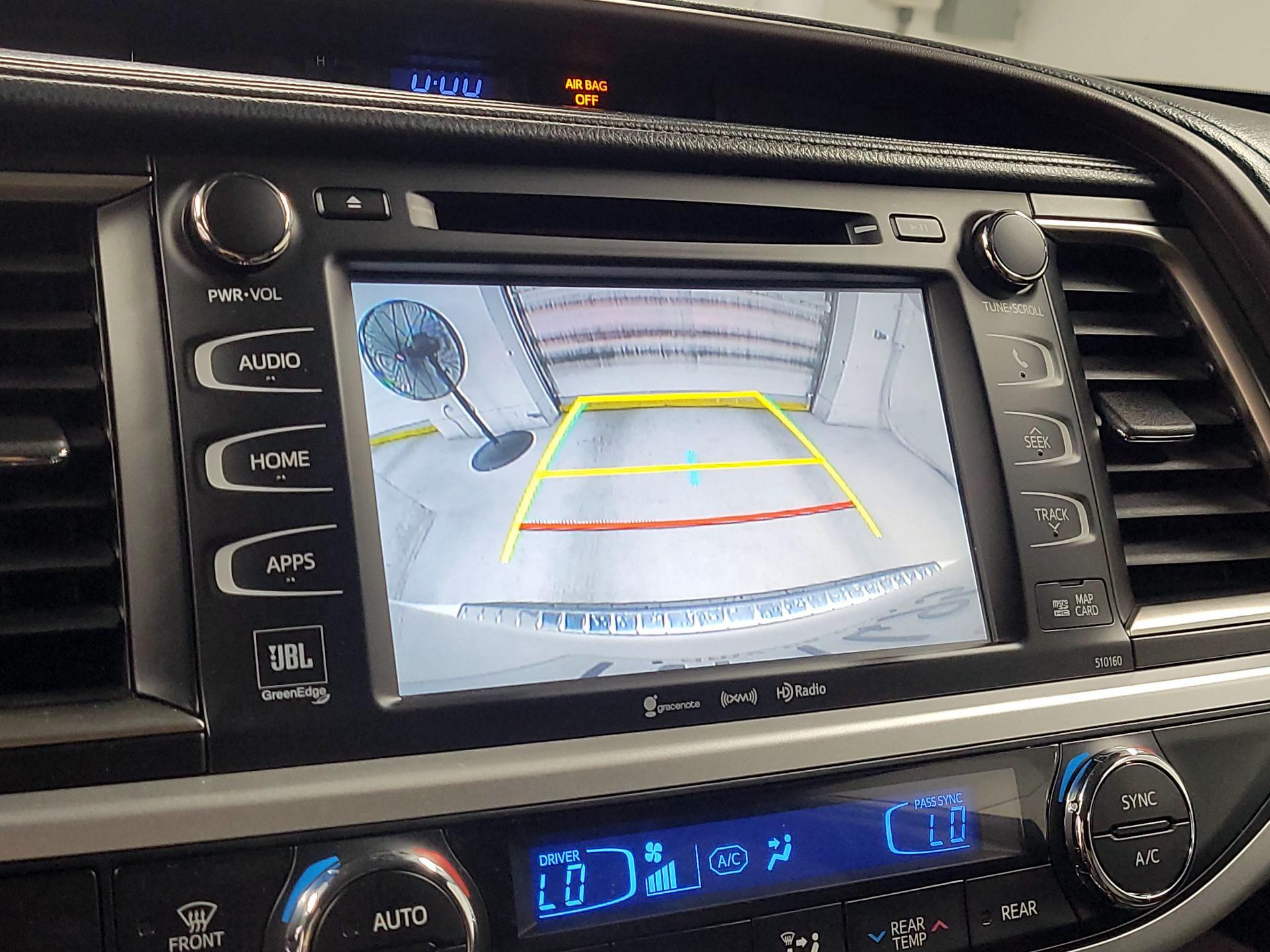 Thumbnail: 2016 Toyota Highlander - 13