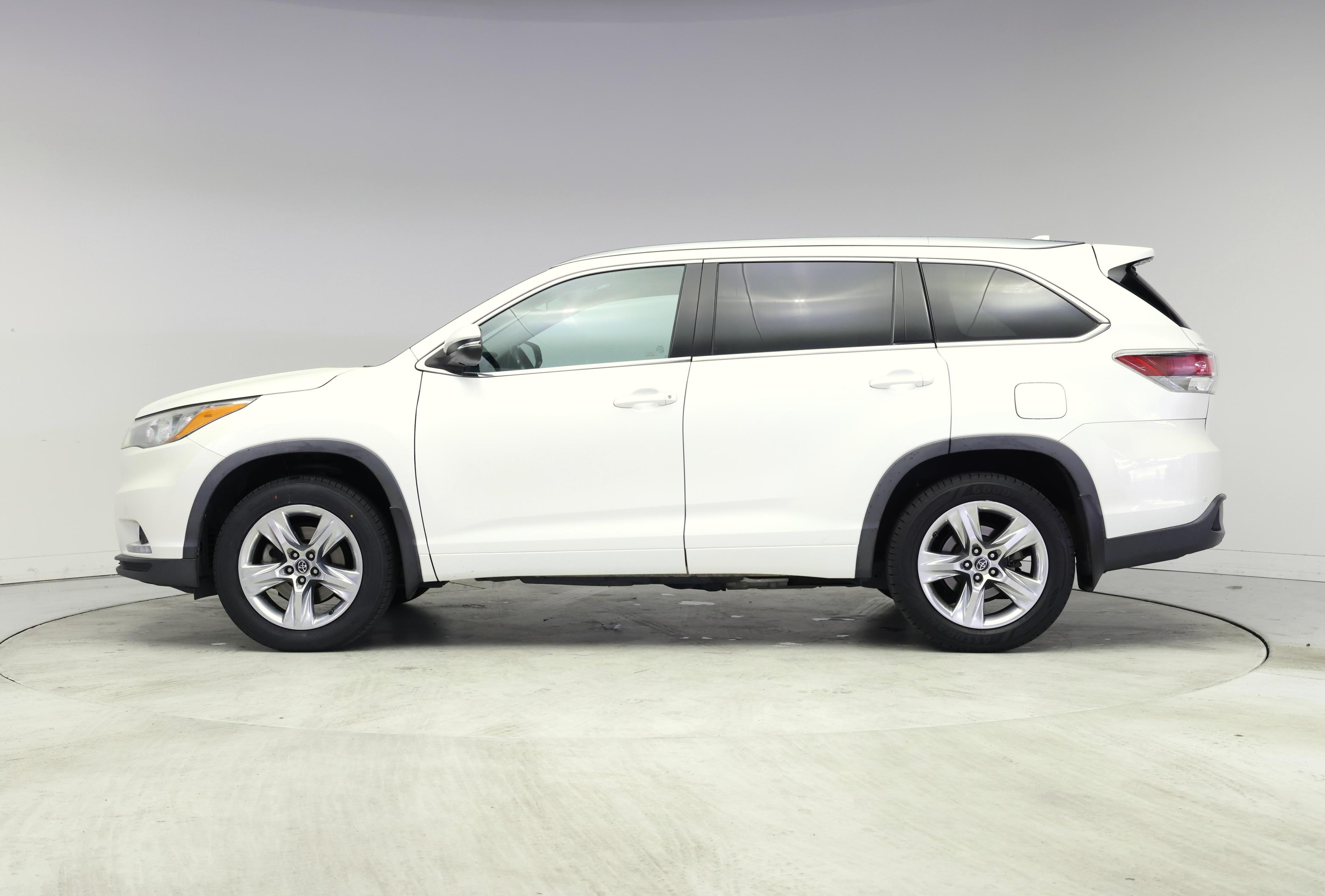 Thumbnail: 2016 Toyota Highlander - 3