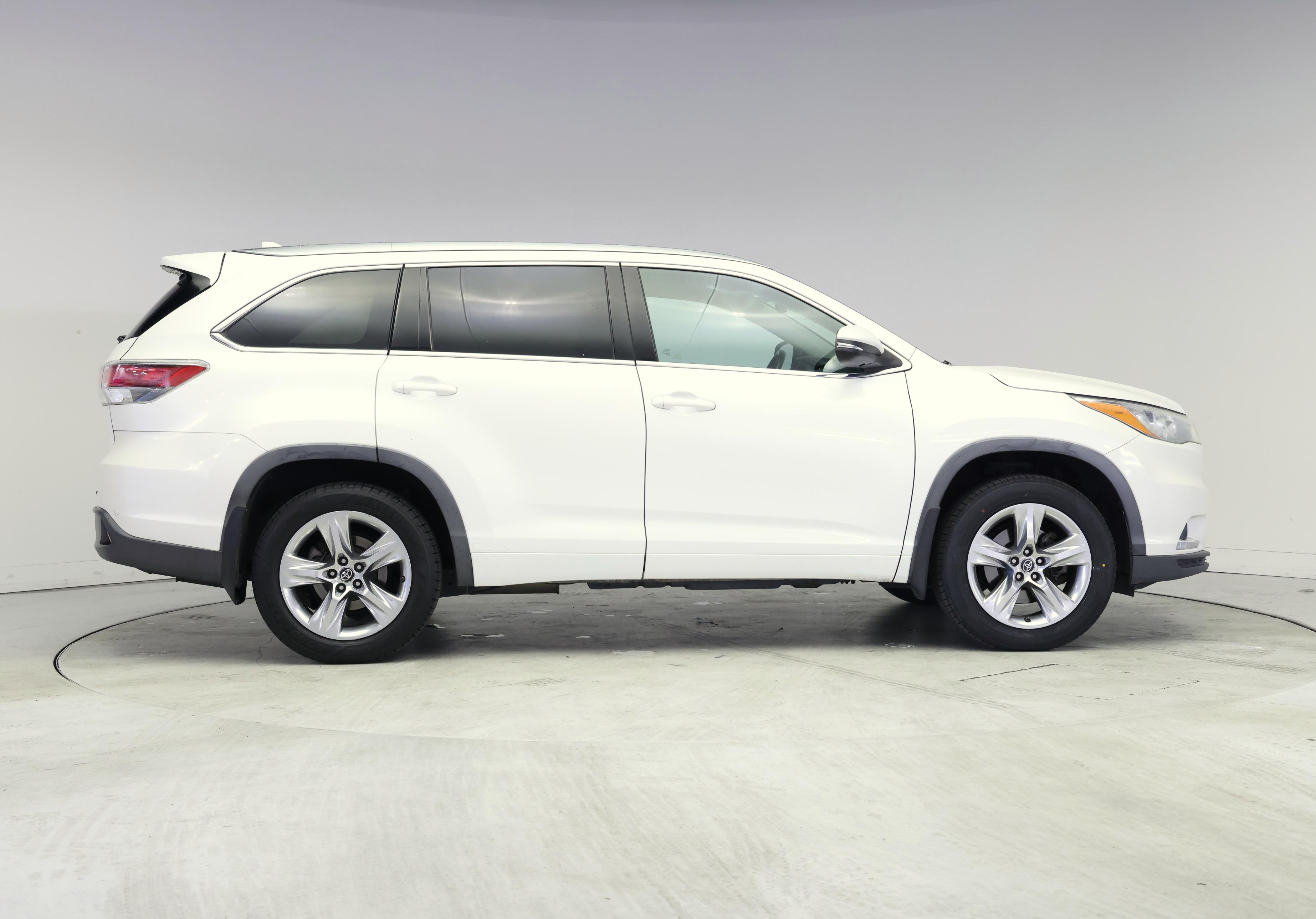 Thumbnail: 2016 Toyota Highlander - 7
