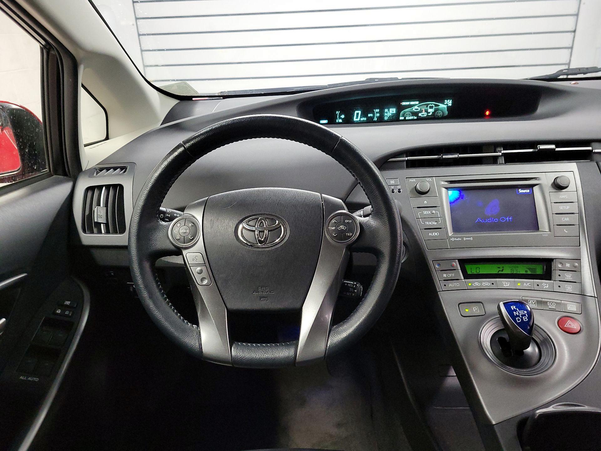 Thumbnail: 2015 Toyota Prius - 10