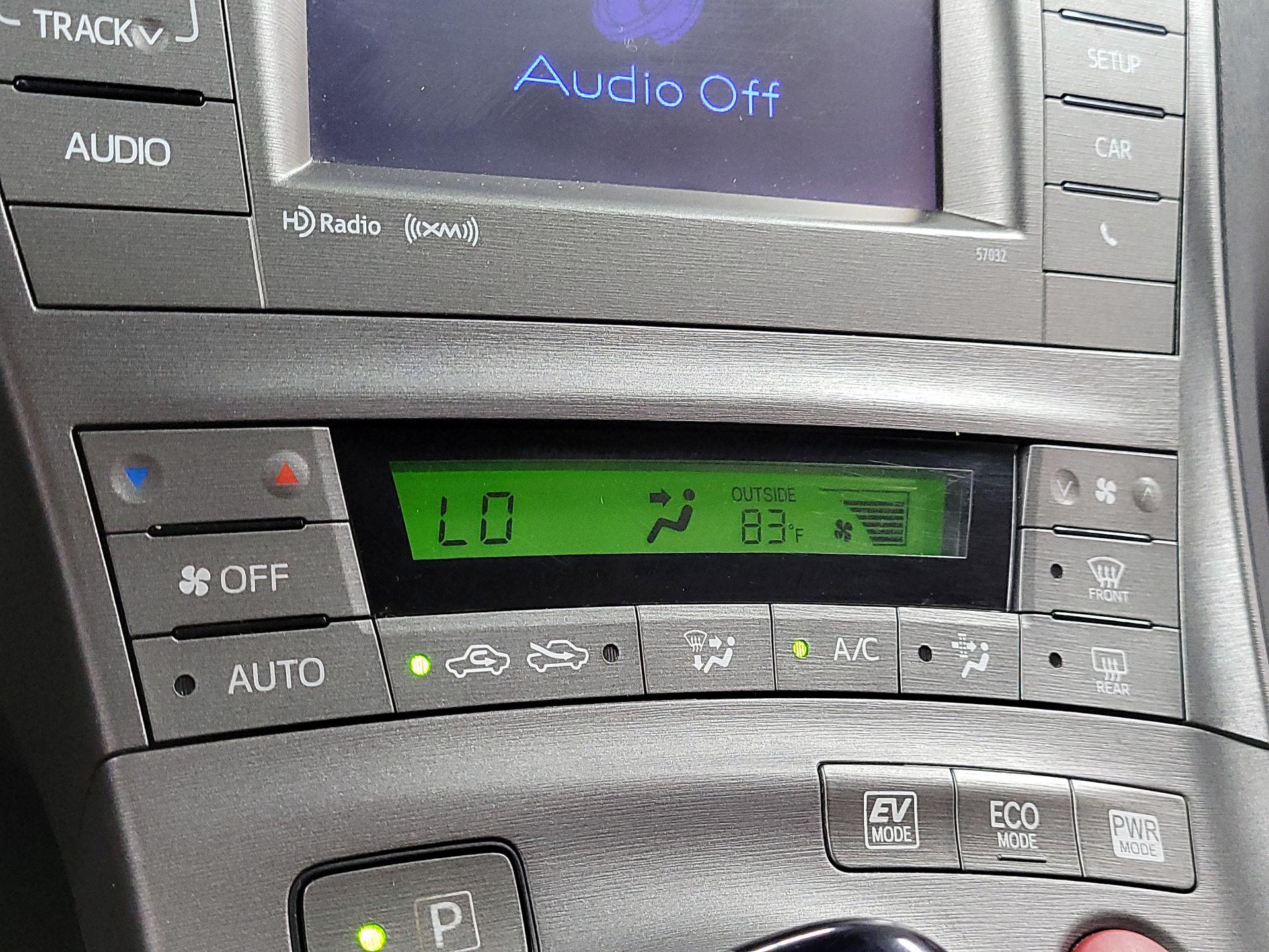 Thumbnail: 2015 Toyota Prius - 15