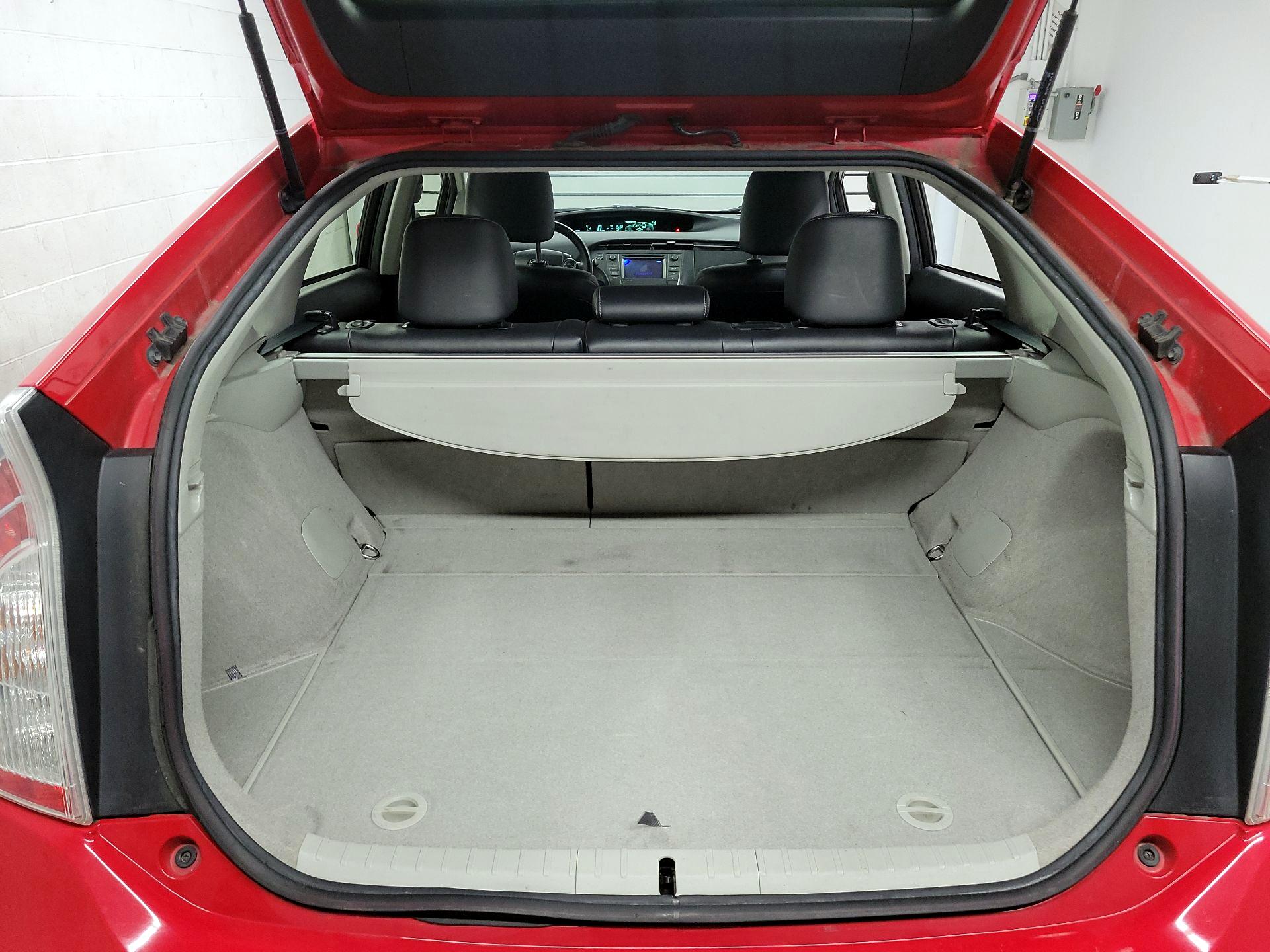 Thumbnail: 2015 Toyota Prius - 18