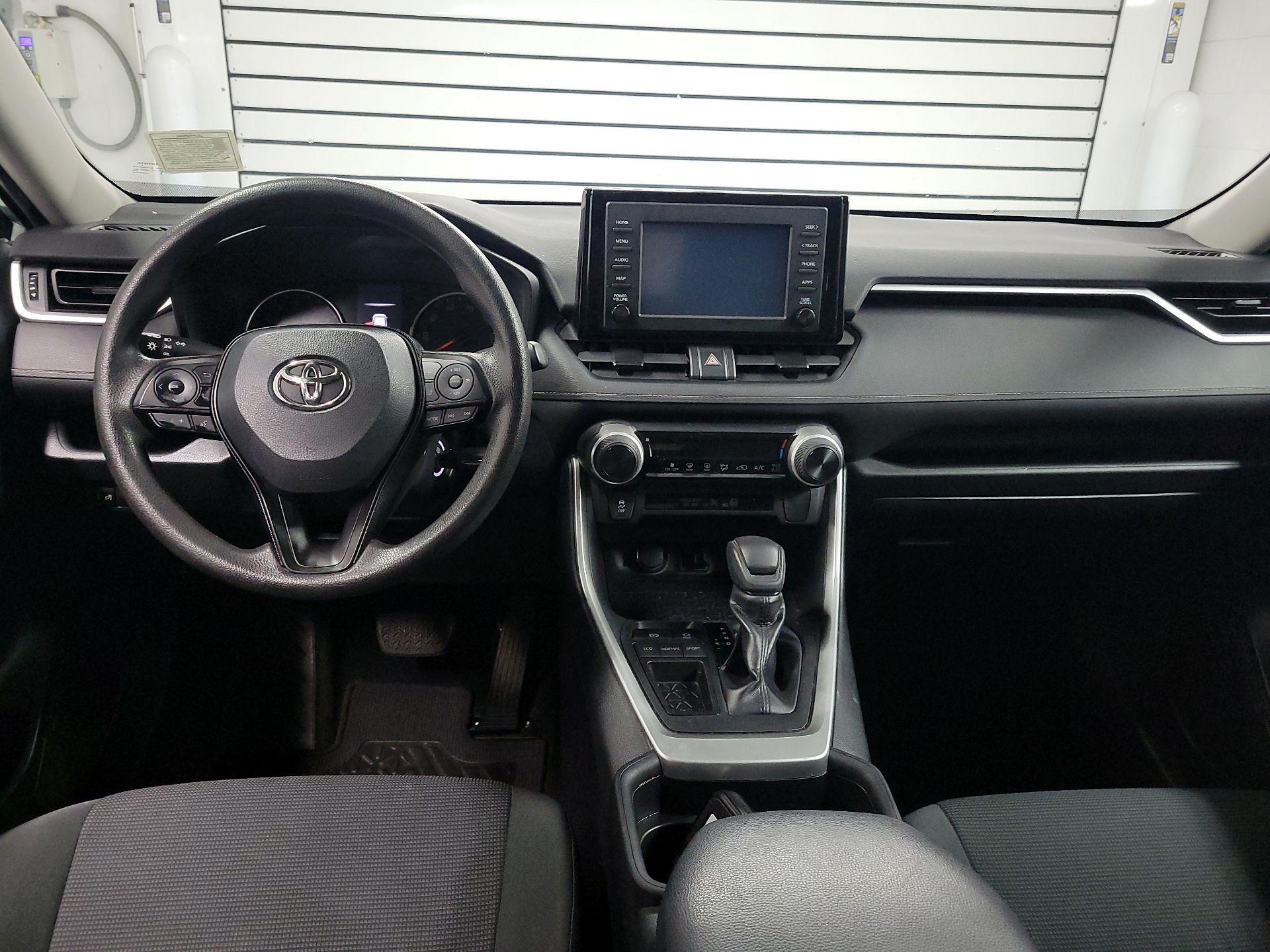 Thumbnail: 2019 Toyota RAV4 - 9