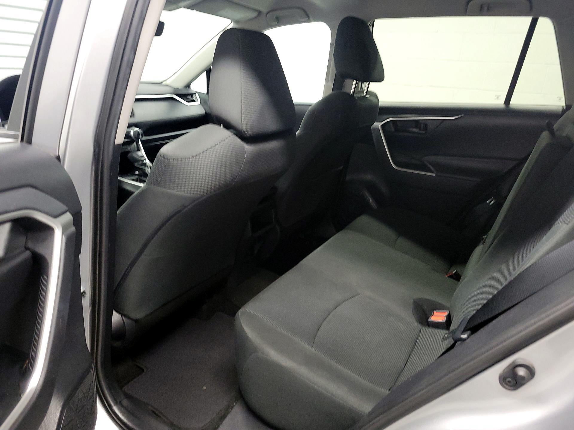 Thumbnail: 2019 Toyota RAV4 - 18
