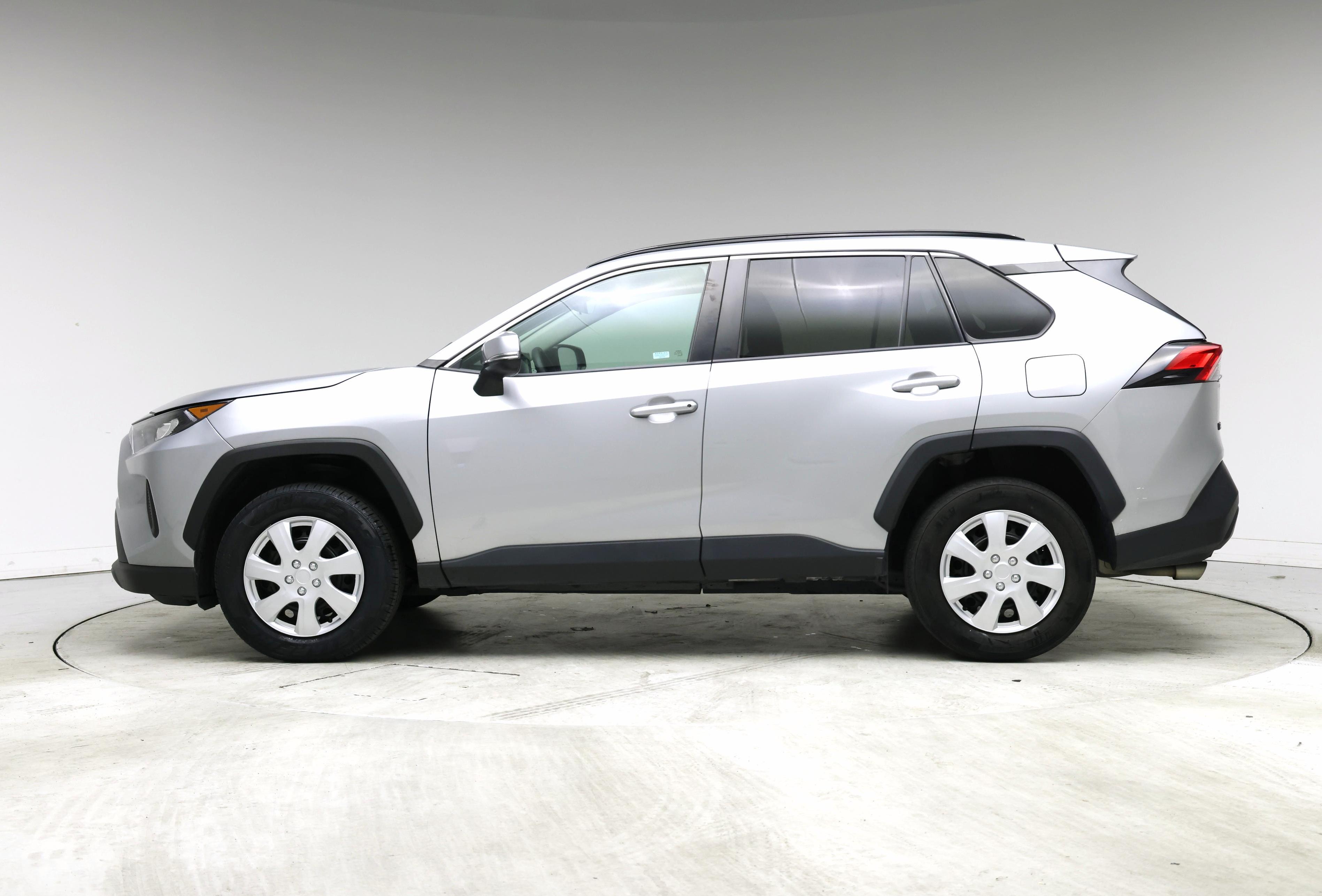 Thumbnail: 2019 Toyota RAV4 - 3