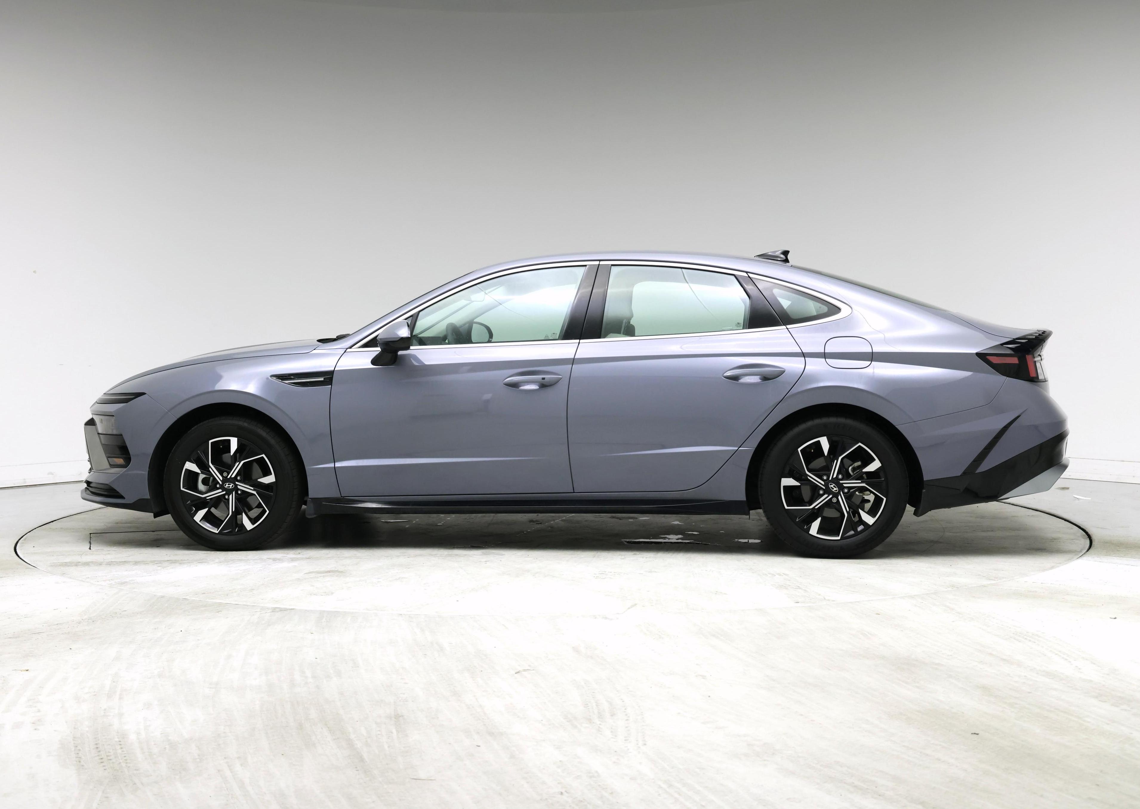 Thumbnail: 2024 Hyundai Sonata - 3