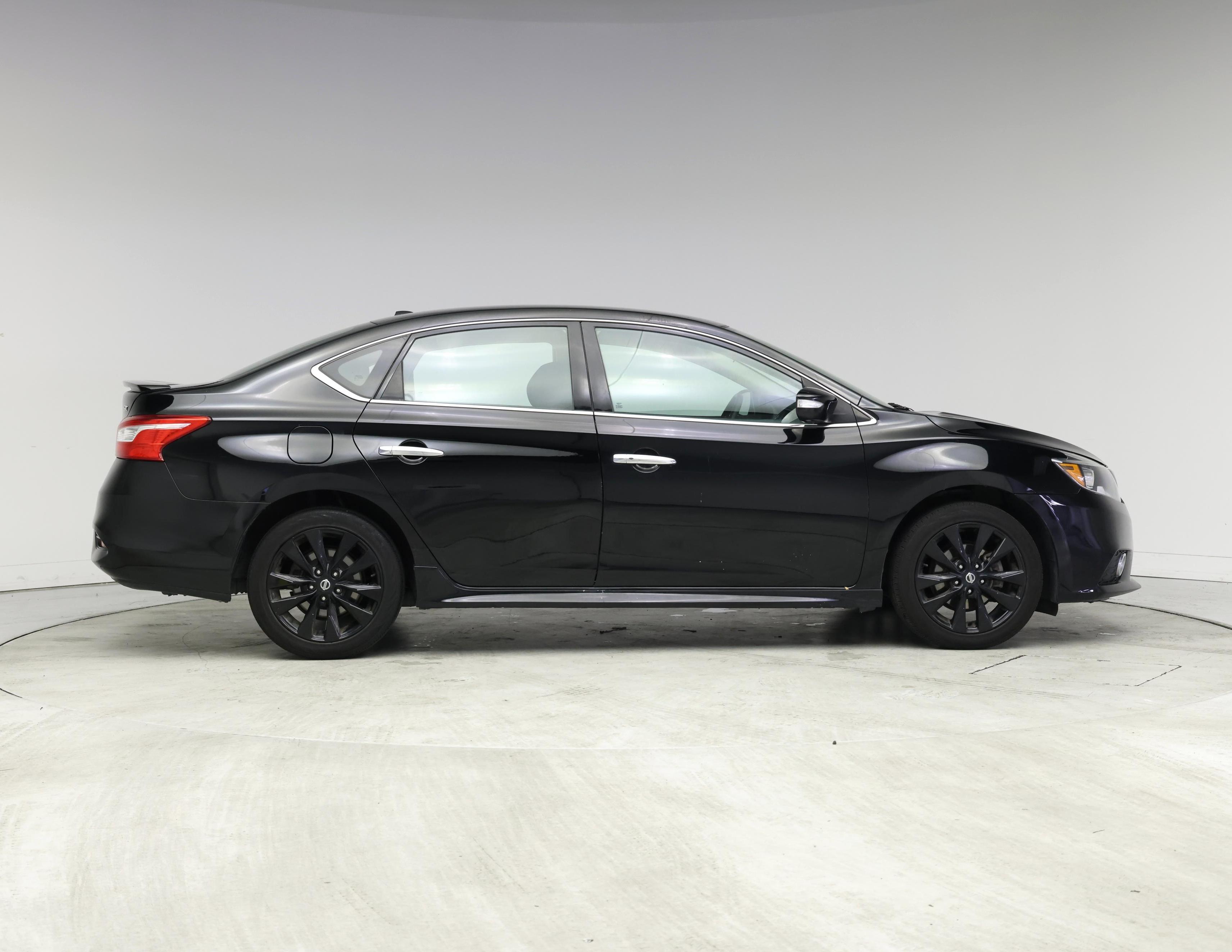 Thumbnail: 2017 Nissan Sentra - 7