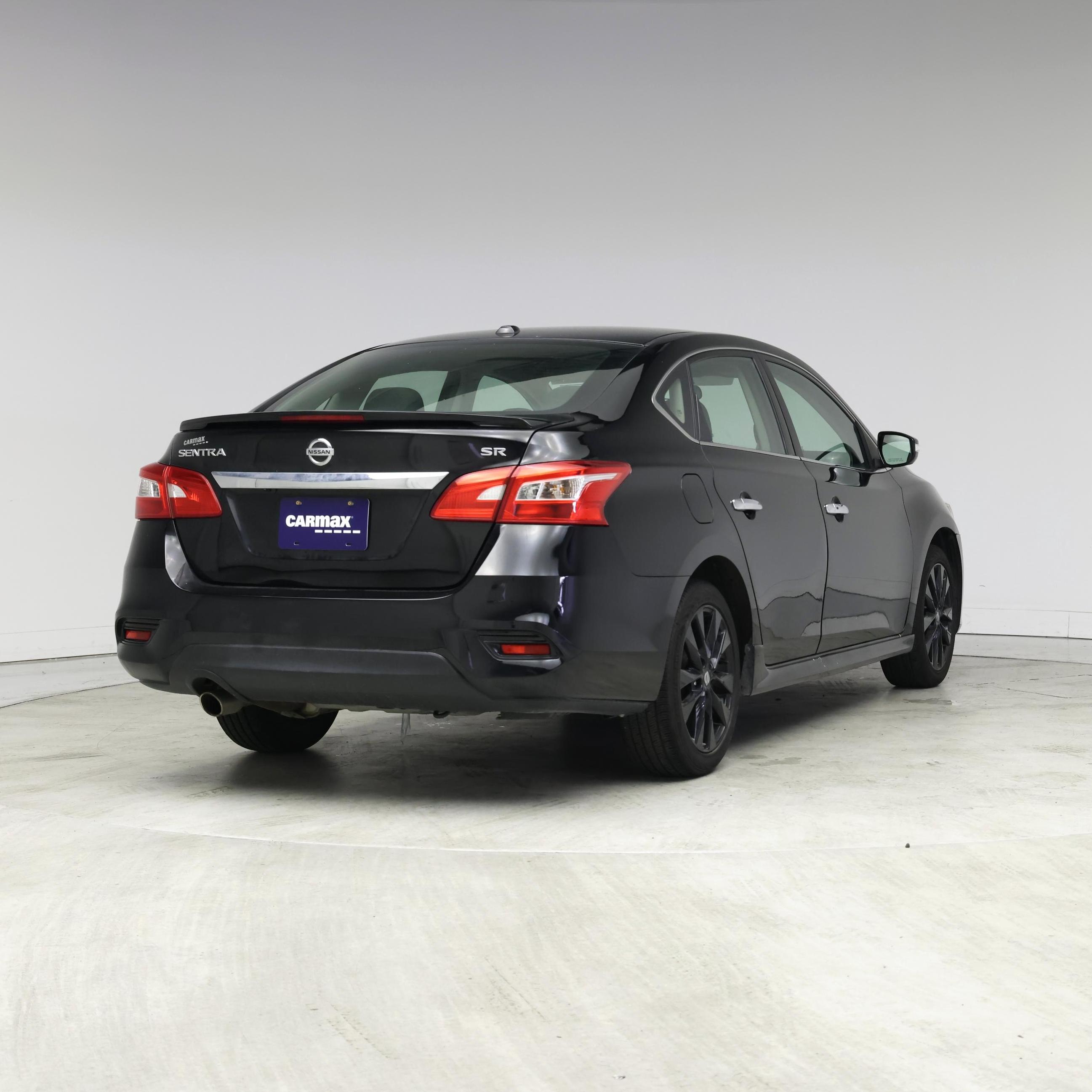 Thumbnail: 2017 Nissan Sentra - 8